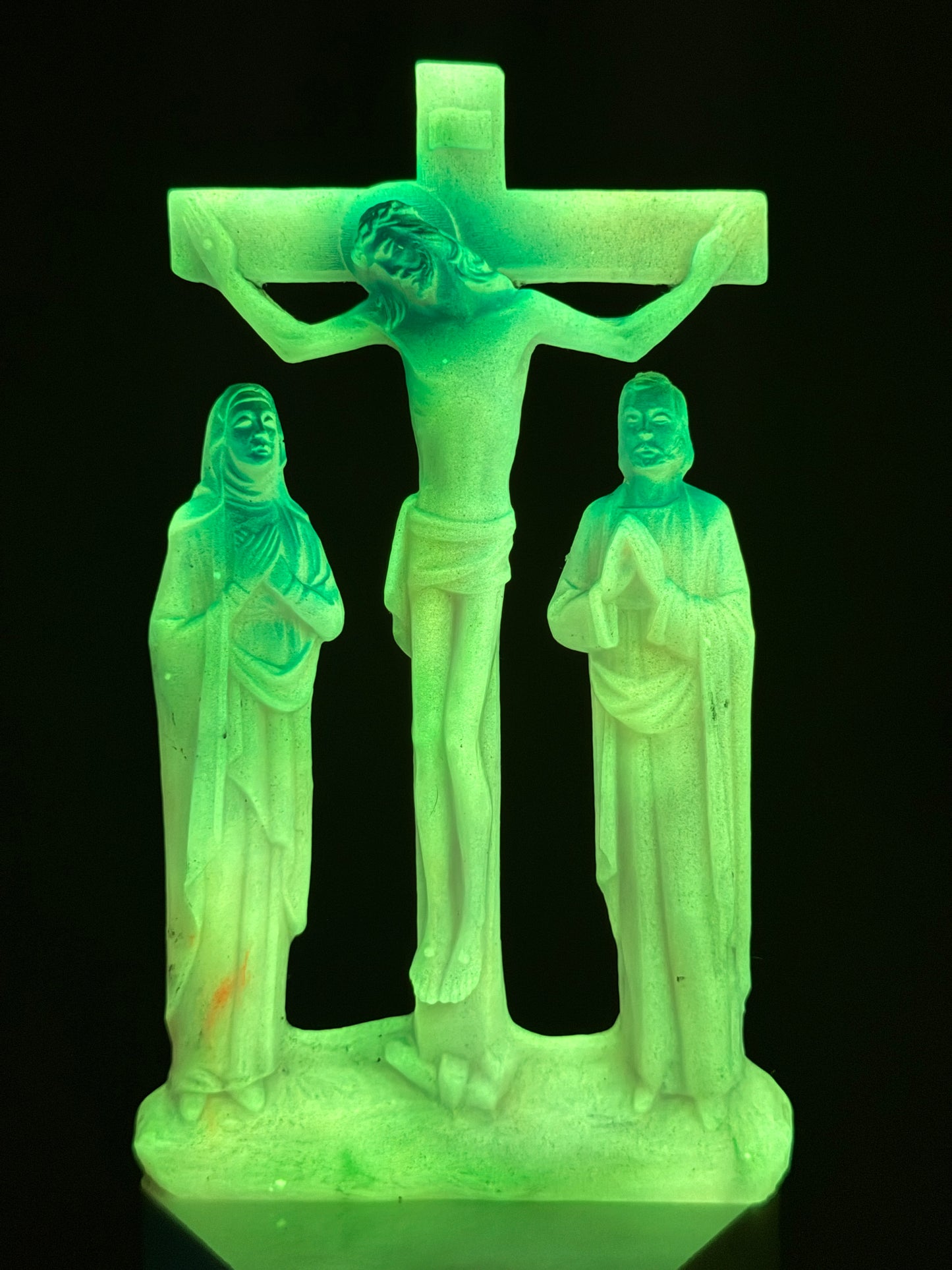 Holy Family Affair: Getting Ready to Burgle a Safe