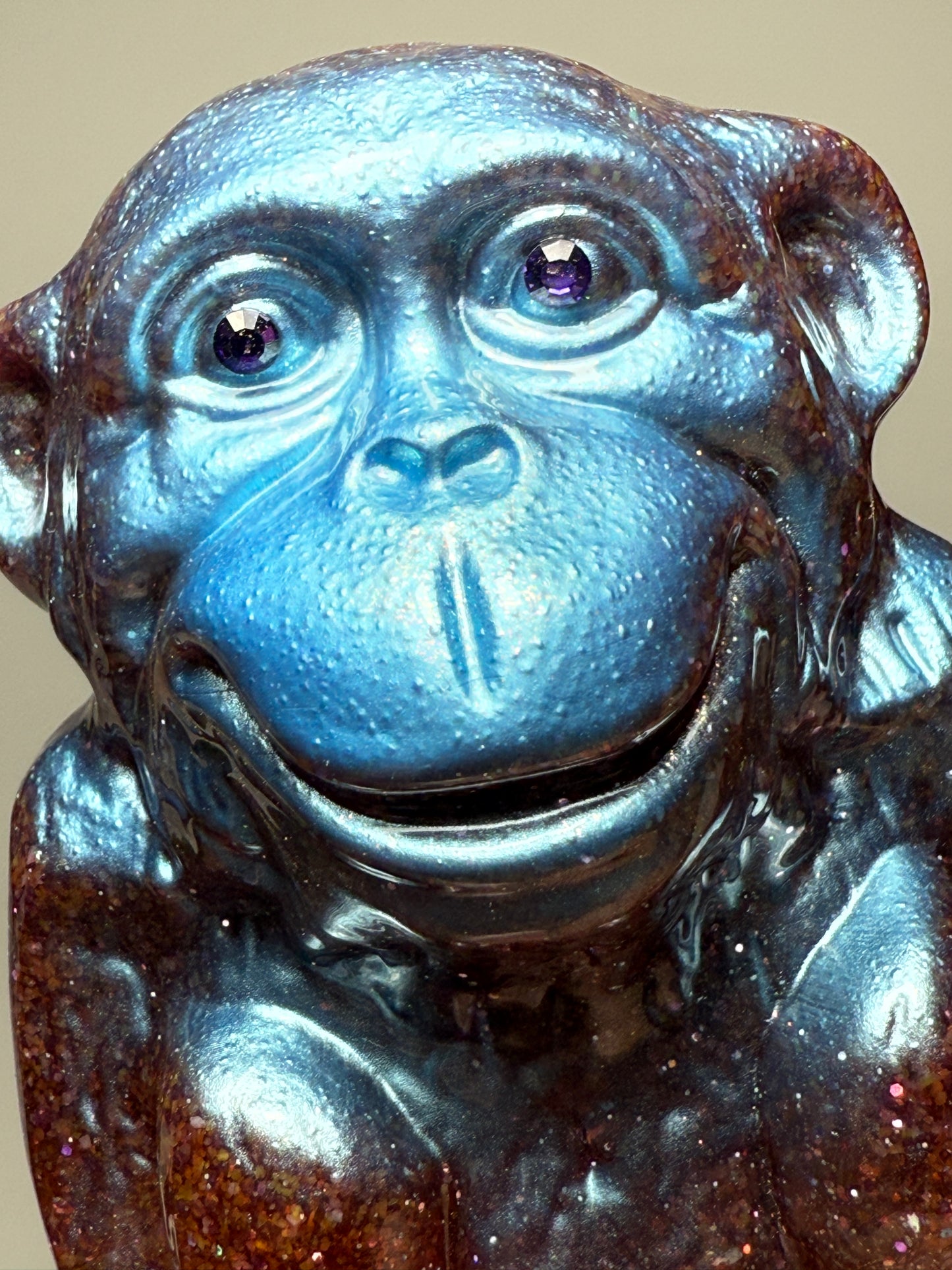 Sitting Monkey: Fade to Clear