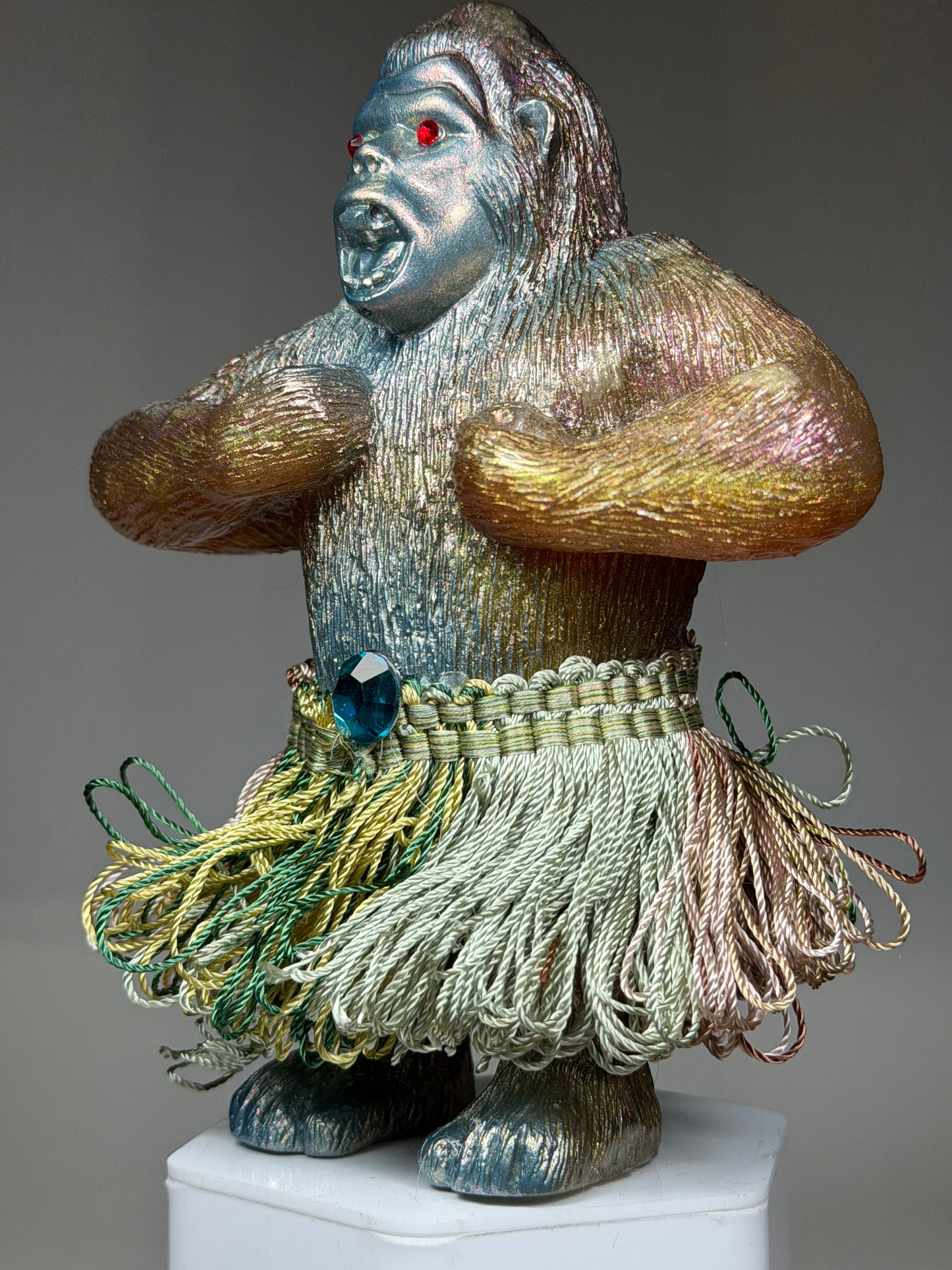 Hula Ape: Serious Shimmy