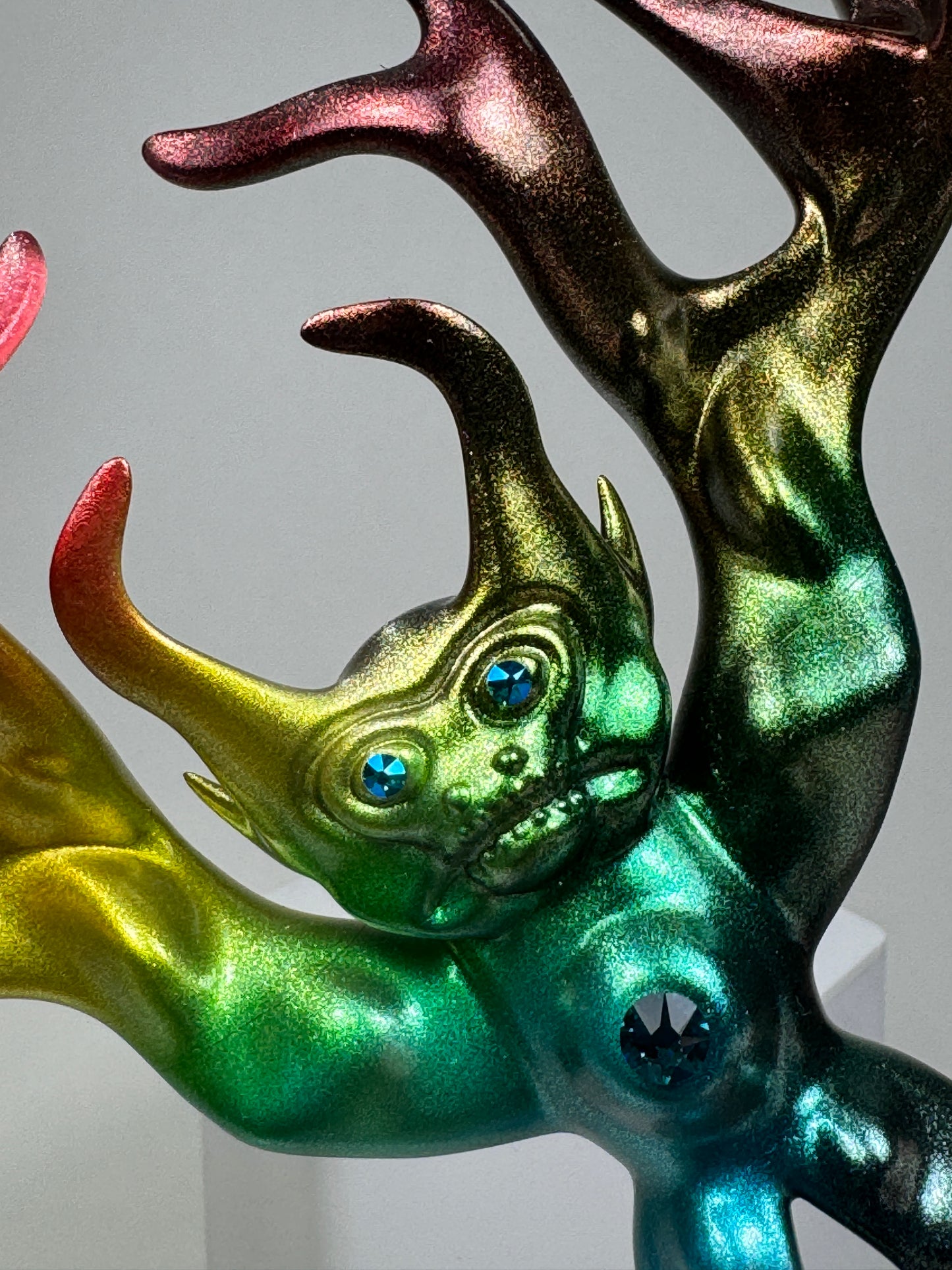 Antler Arms Beast: Dark/Light Rainbow Flake