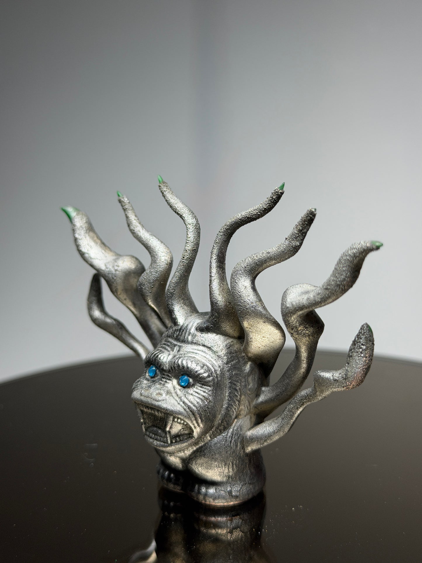 Tteum Ap’e Wnne: Chrome Plated Worn