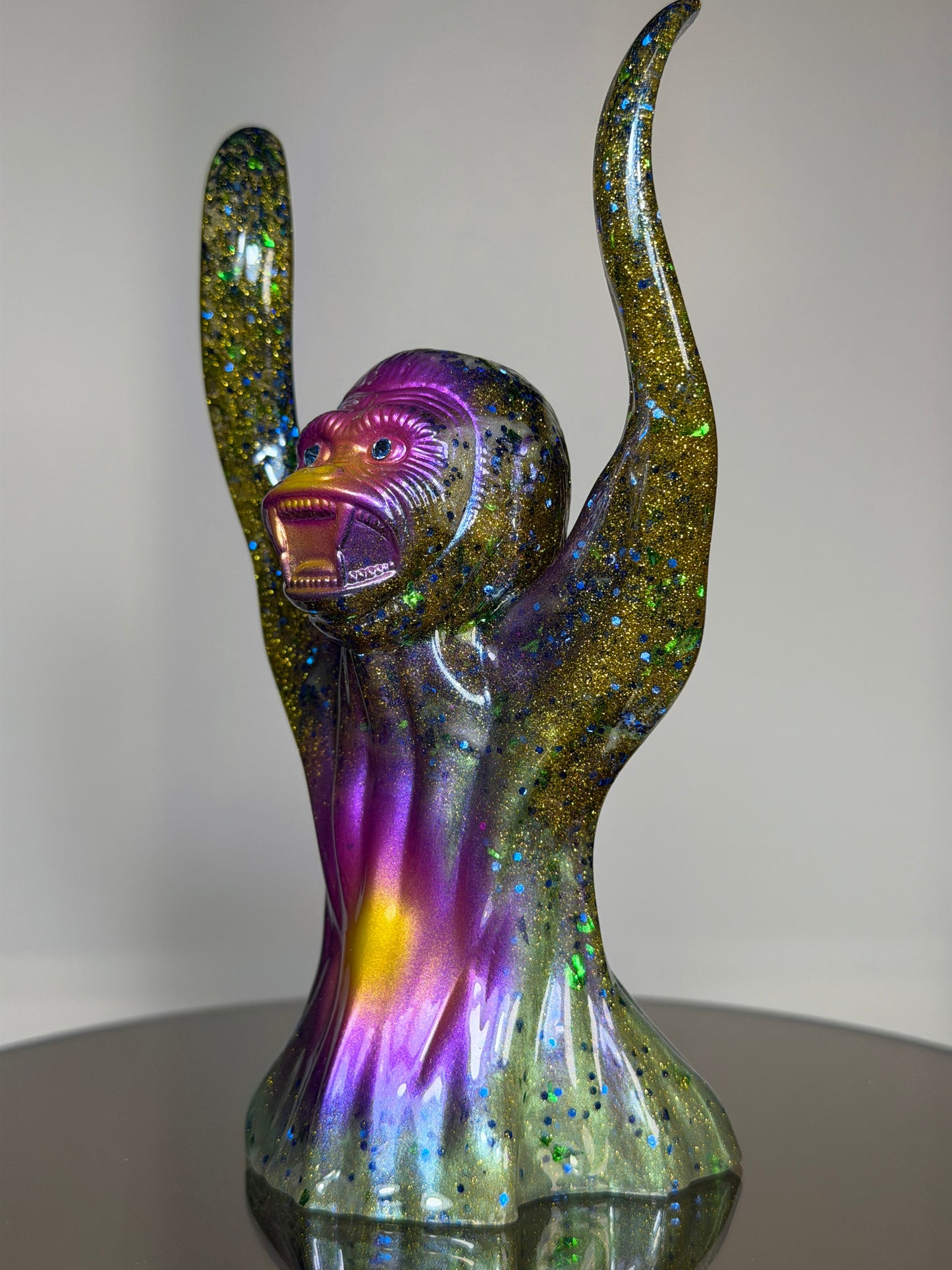 Ghostly Ape: Glitter Bite