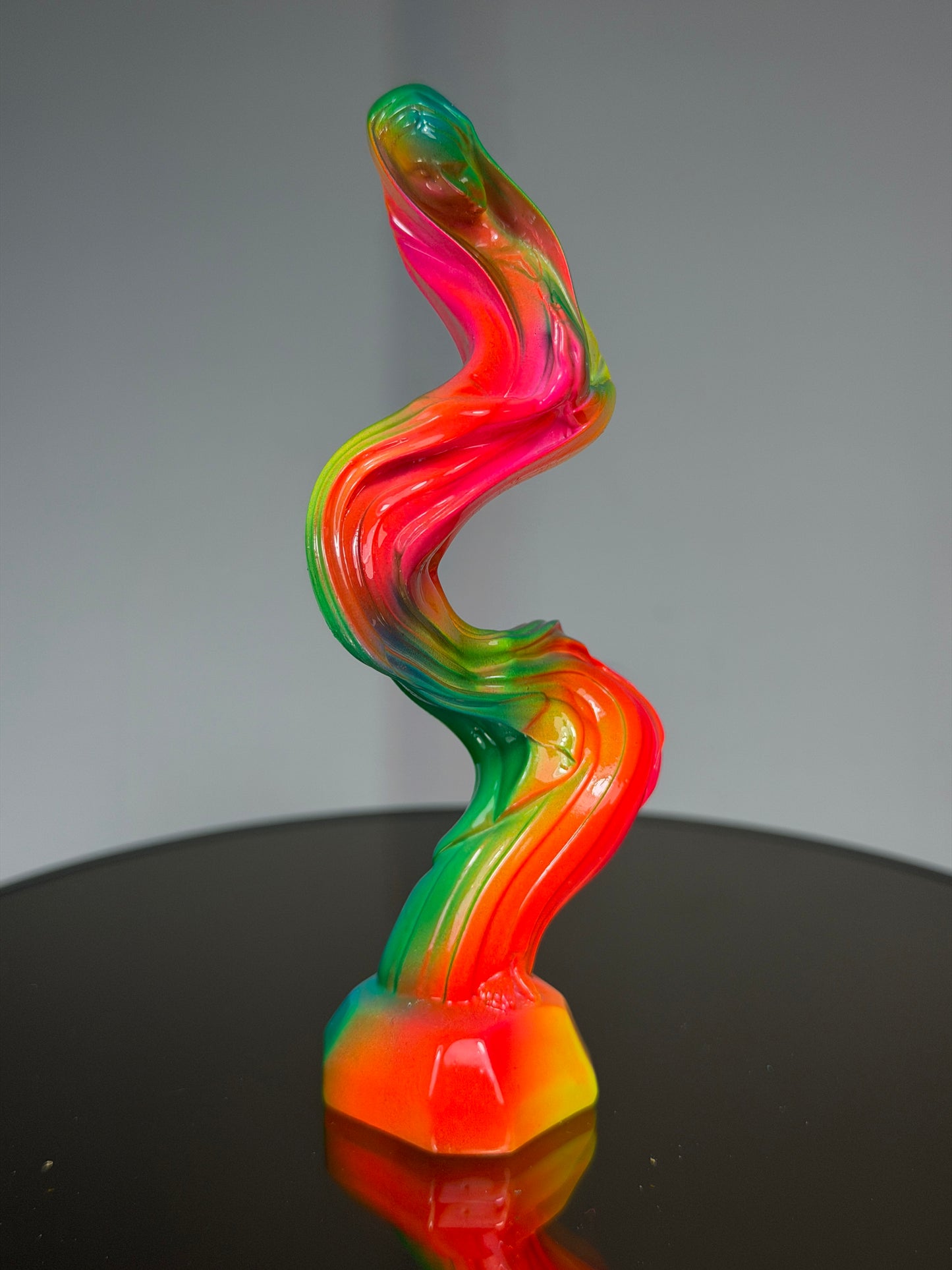Twisteder Sister: Neon Twist