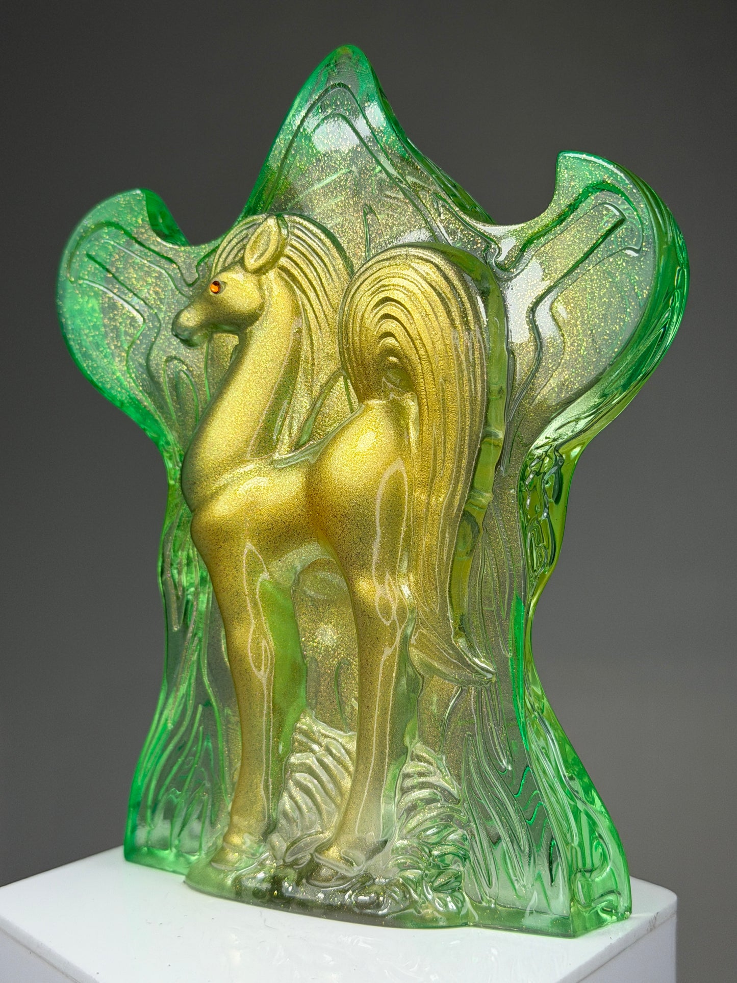 Xzeeo Ho’ss: Gold/Green