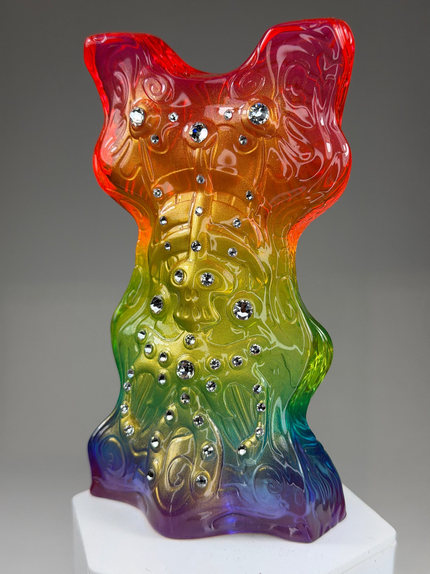 Bveeu Qe’bb: Transparent Rainbow