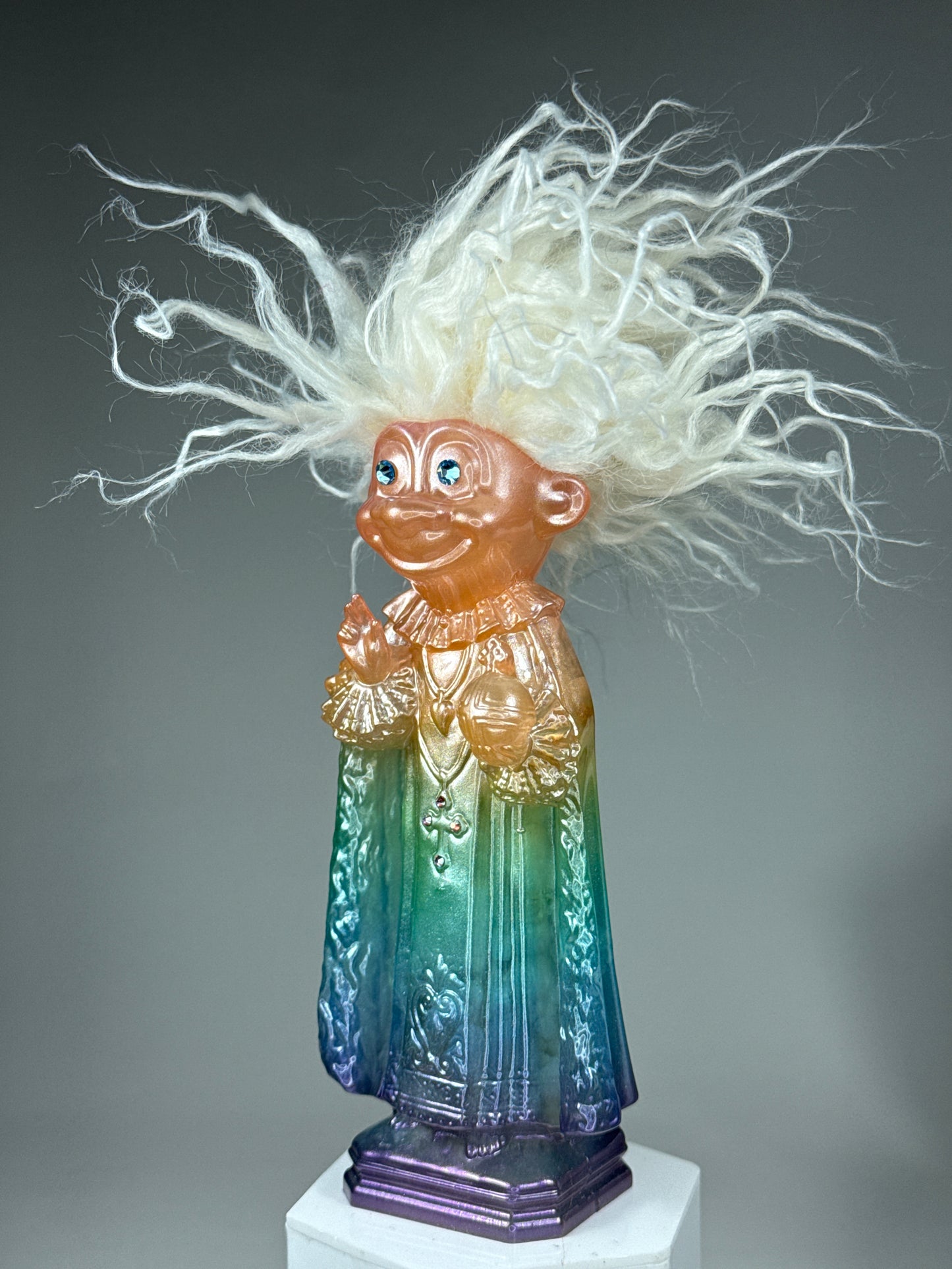 Saint Troll: Light Rainbow Sparkle