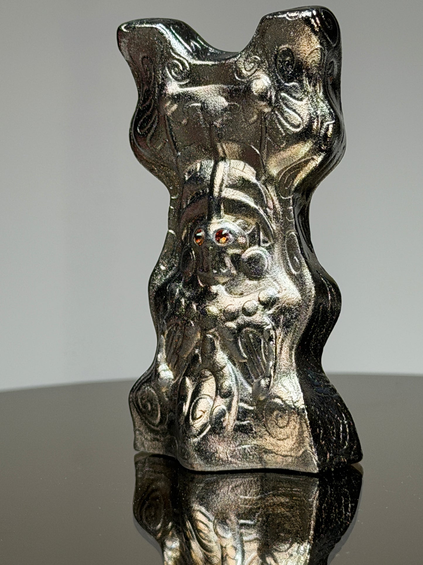 Bveeu Qe’bb: Chrome Plated Mystic