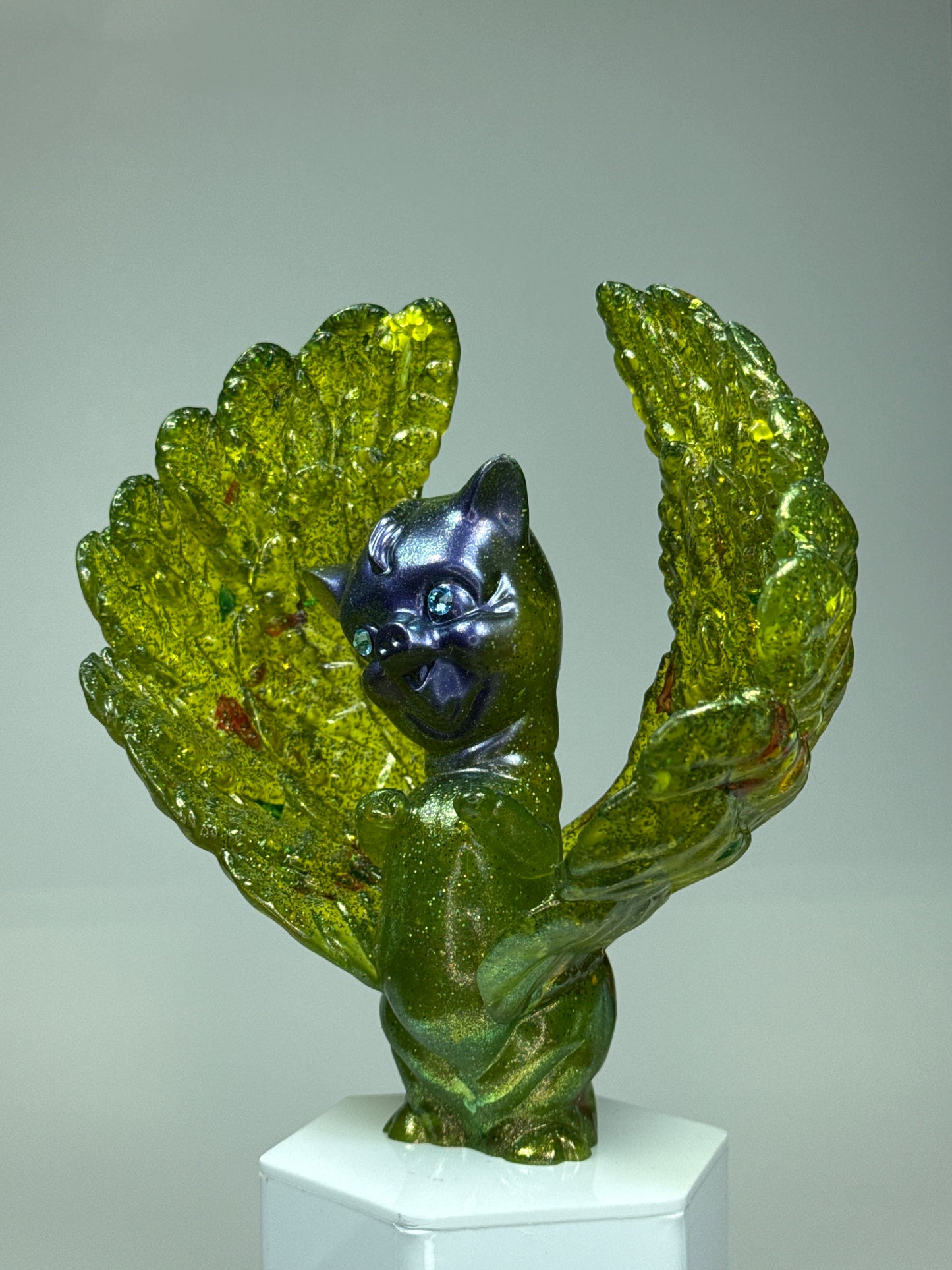 Winged Twisted Pig: Glitter Green