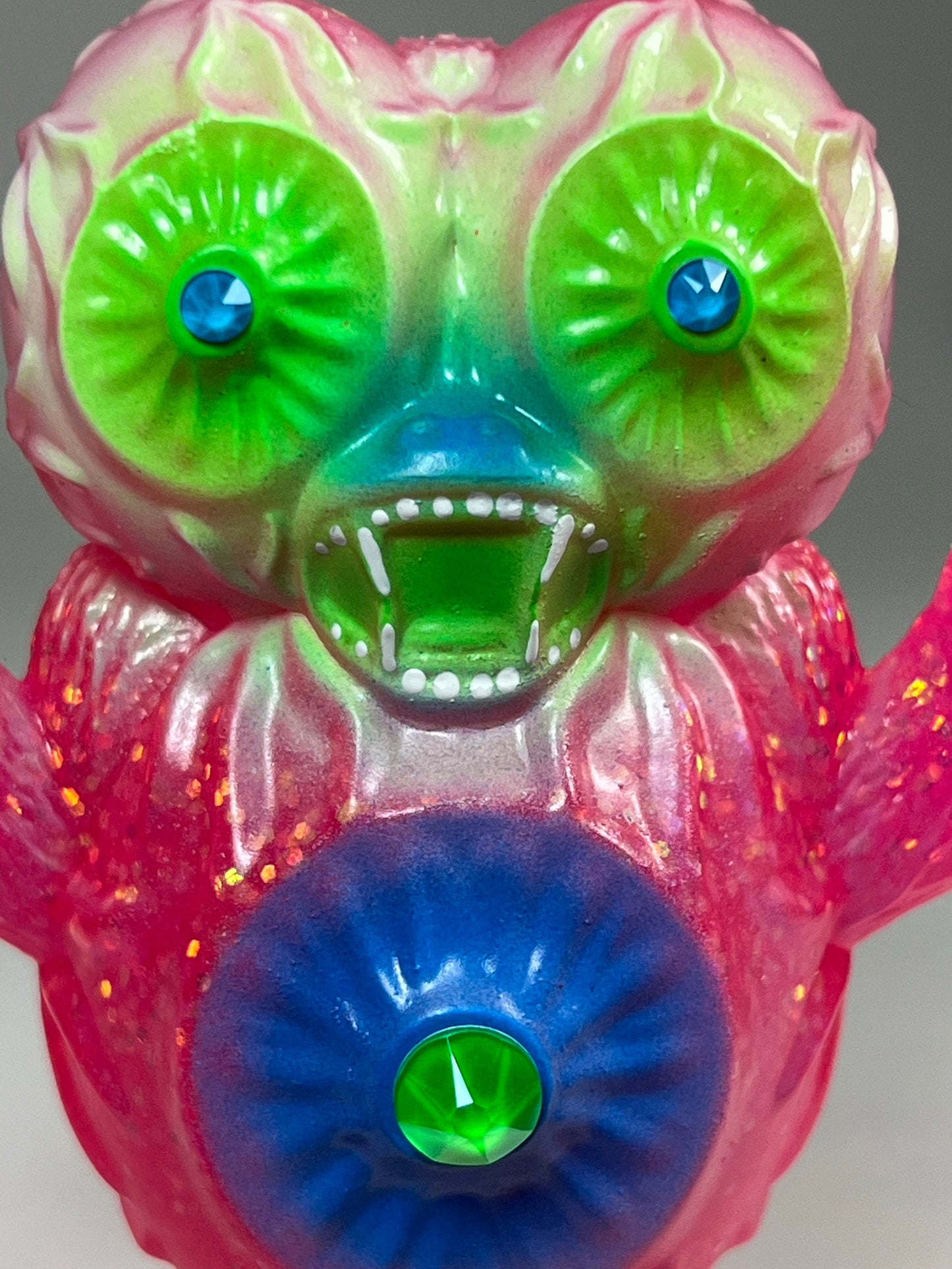 Giant Eyes Ape Eyeball Troll: Ruinous Pink