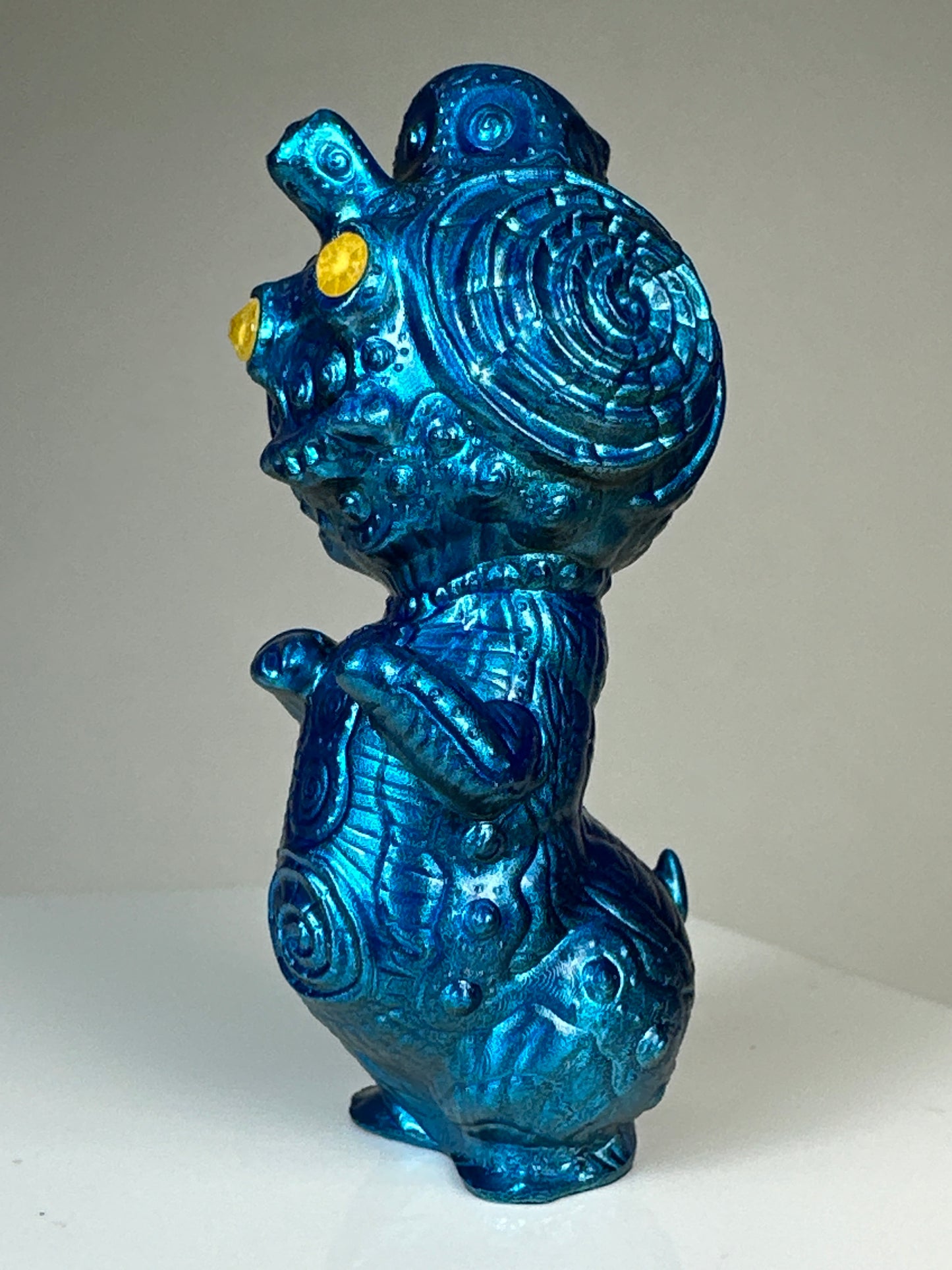 Robot Twisty Pig V2: Blue Chrome