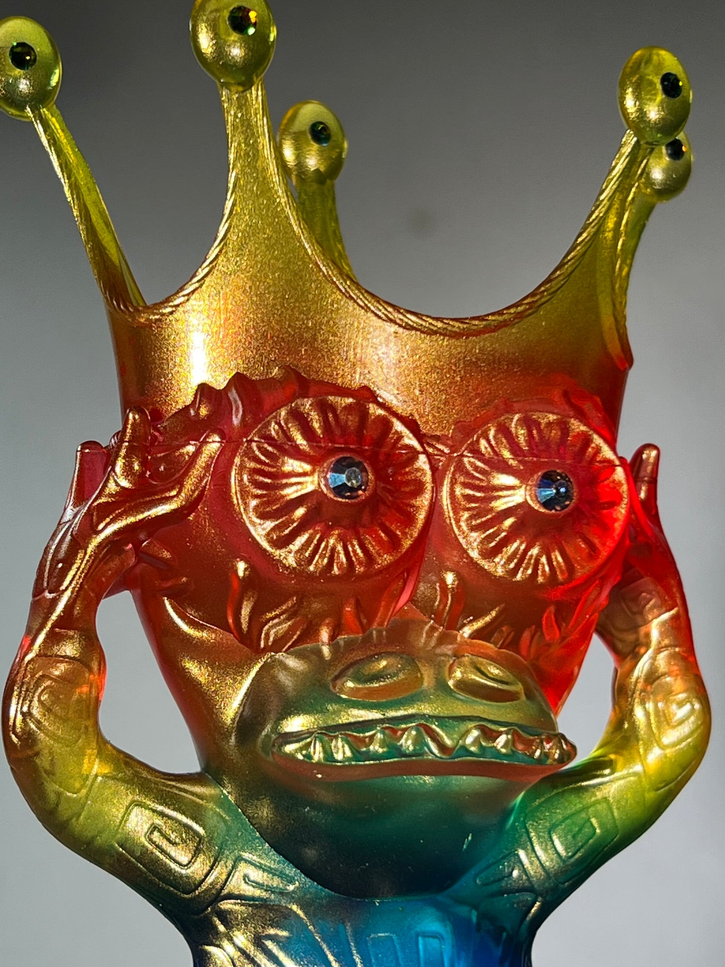 Eyeball Freak King: Transparent Gold Rainbow