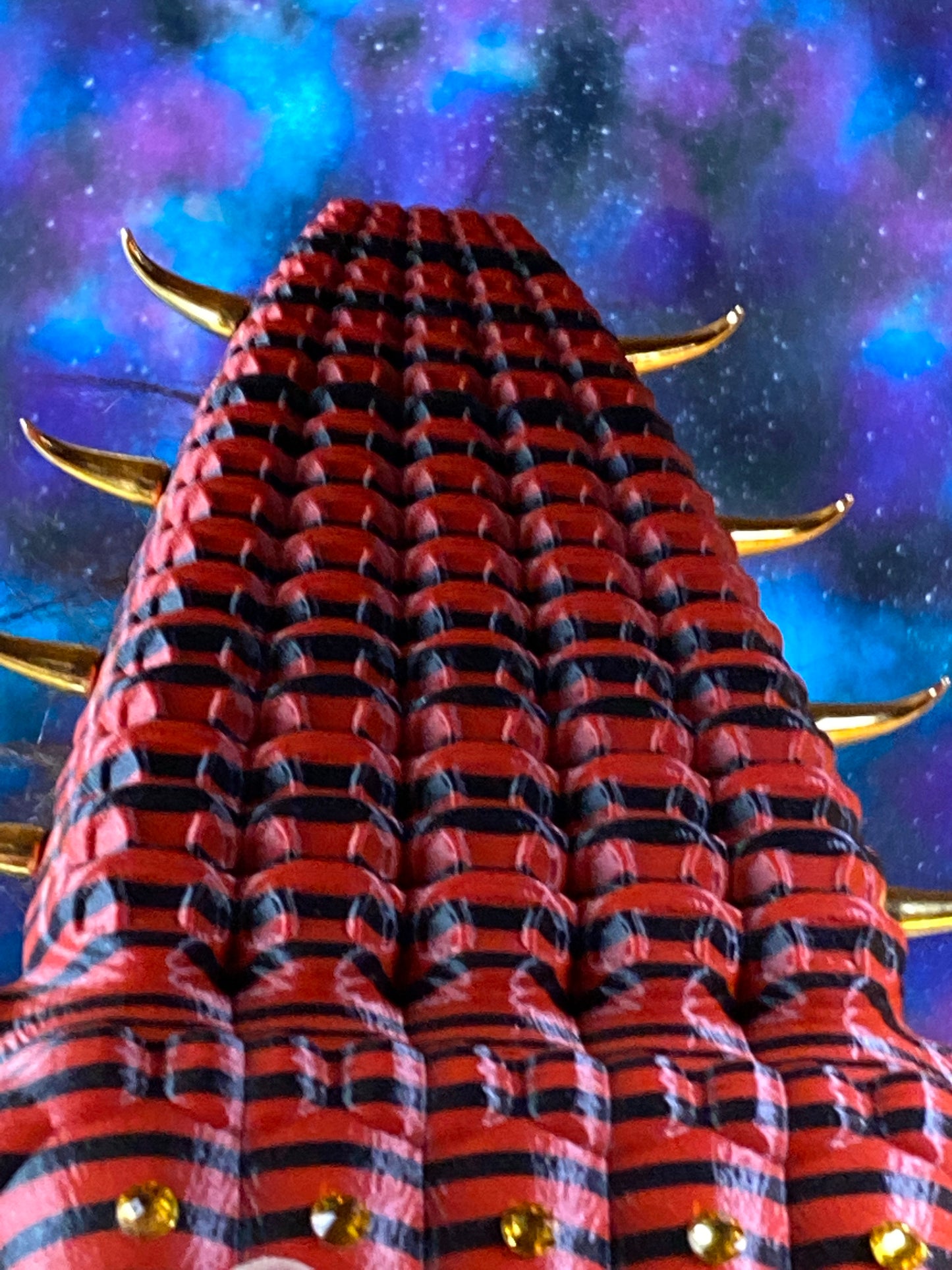 100 Head Ape: Red and Black Stripes