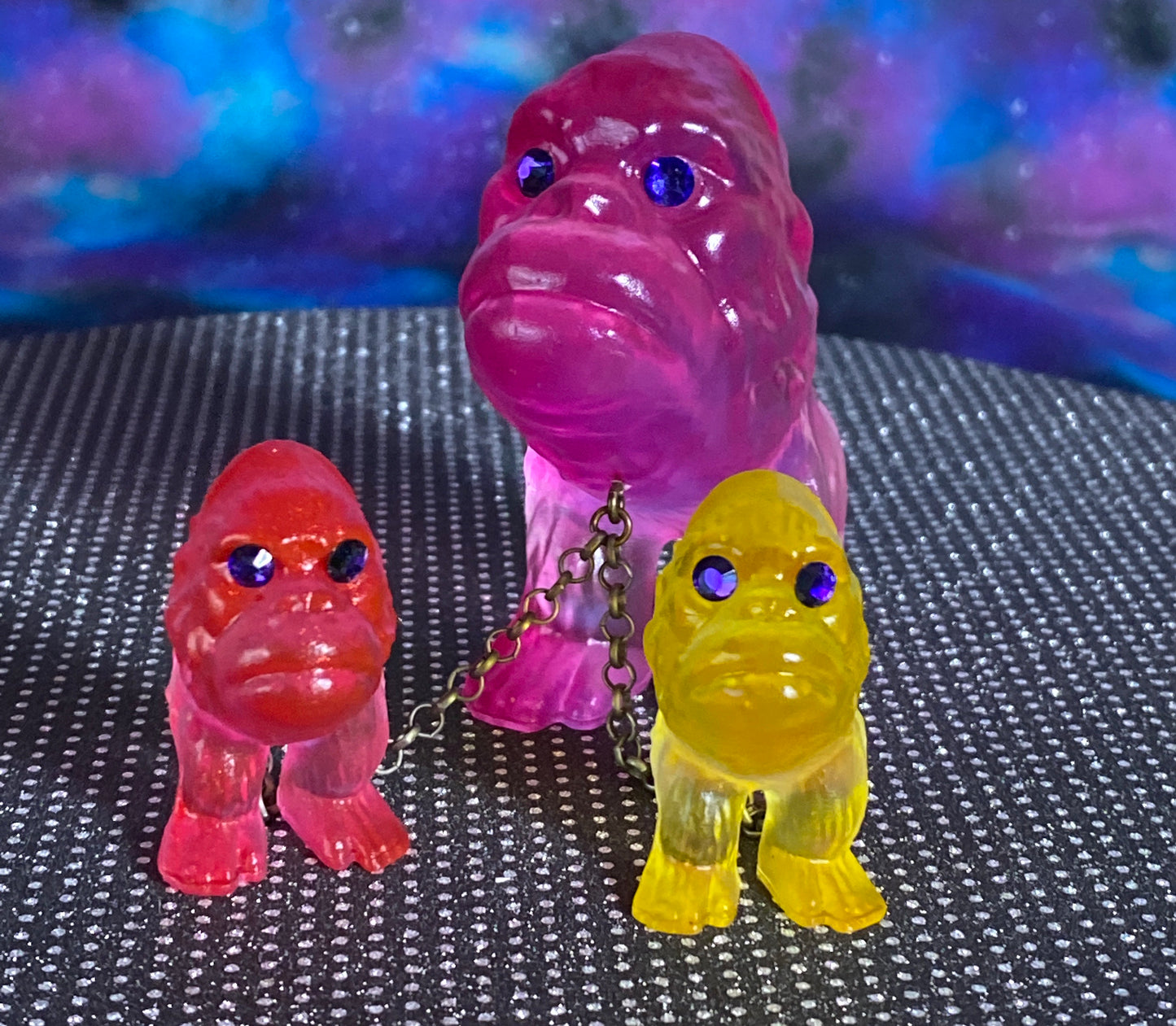 Ape Hoppers: pink/red/yellow