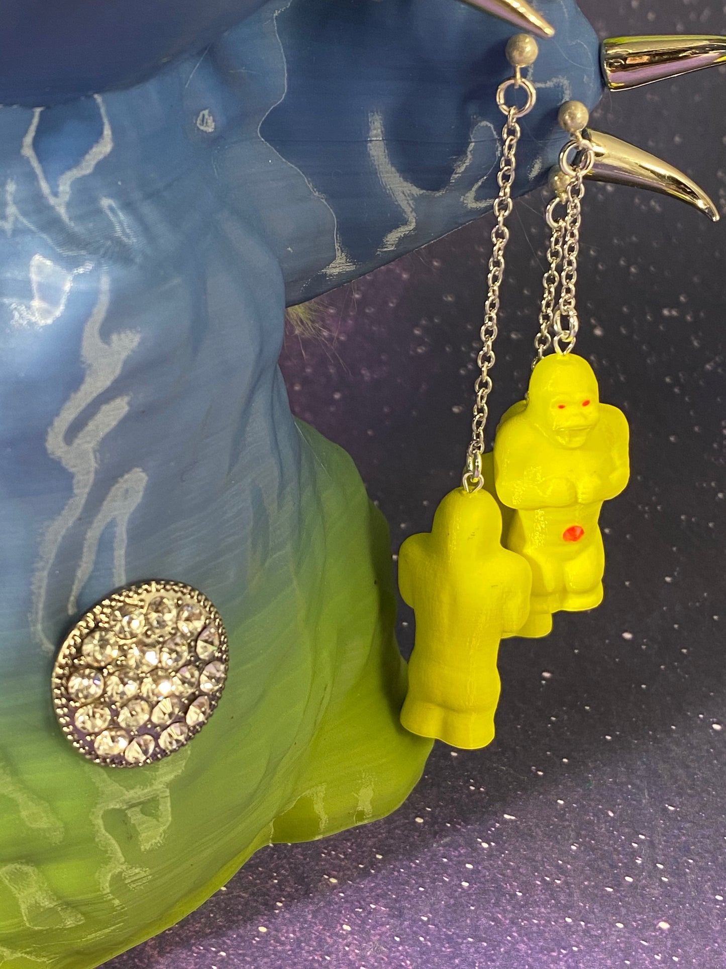 Three Eyes Crocodile Headed Cat with 6 Apes