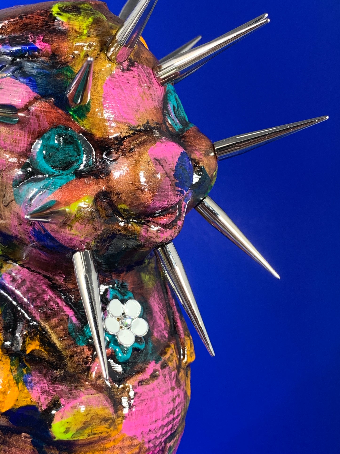 Spike Head Flower Power Pig