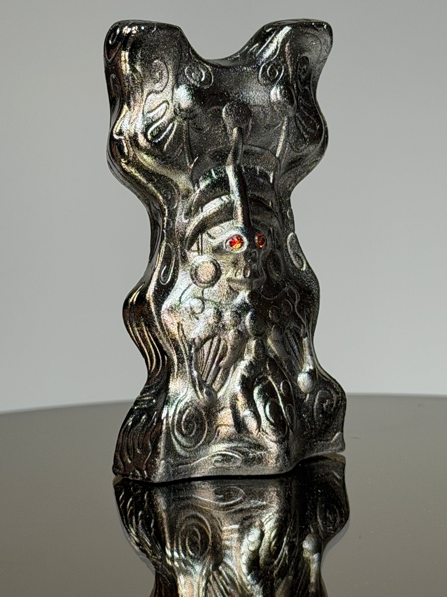 Bveeu Qe’bb: Chrome Plated Mystic