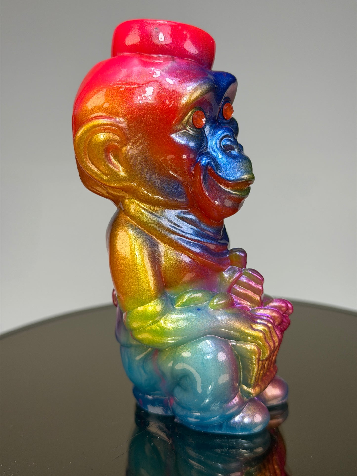 Monkey with Bananas: Boundary Glow