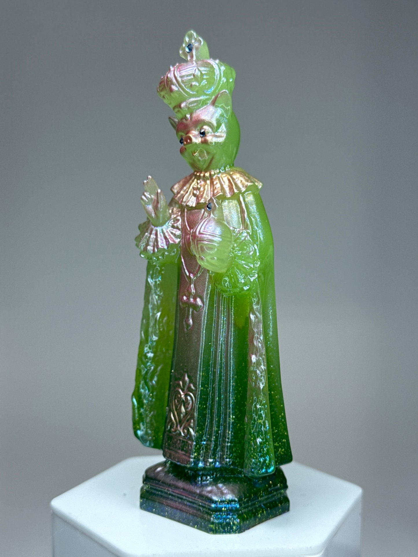 Saint Piggy: Green/Pink Glow