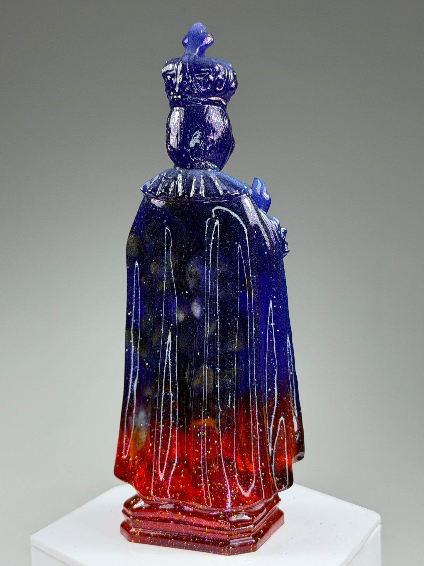 Saint Ape: Royal Fade Glow