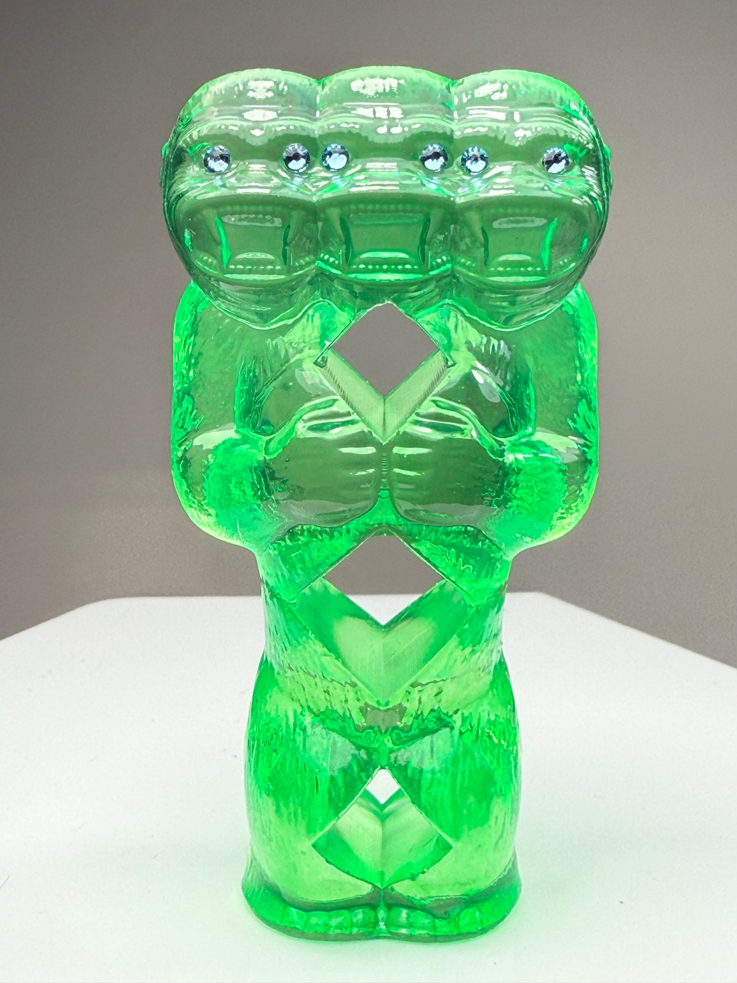 Three of Diamonds Ape: Rainbow Choice