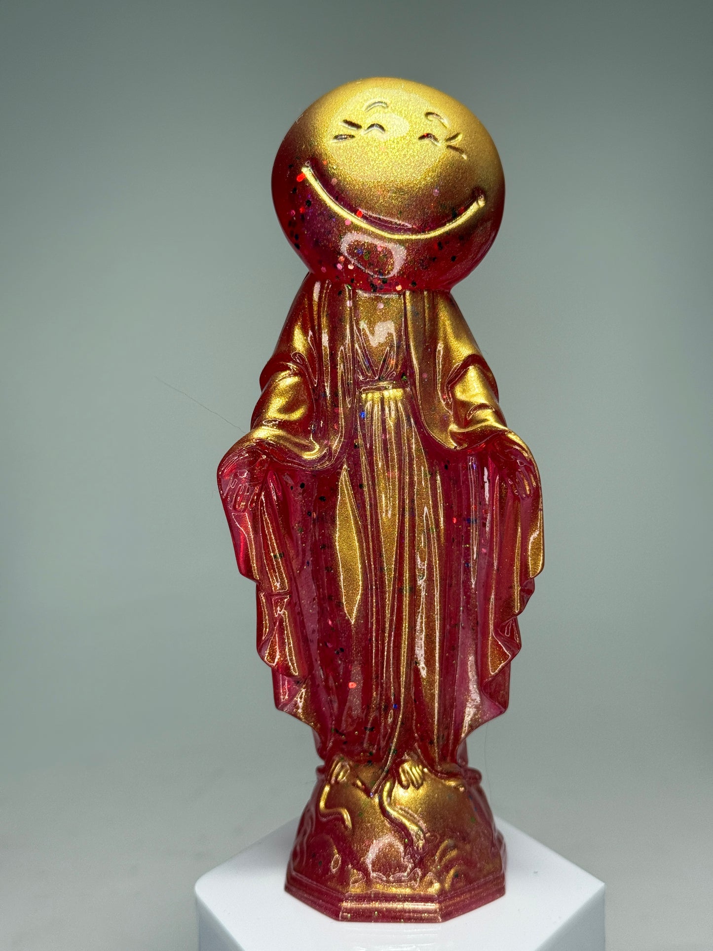 Happy Mary: Red ‘n Gold