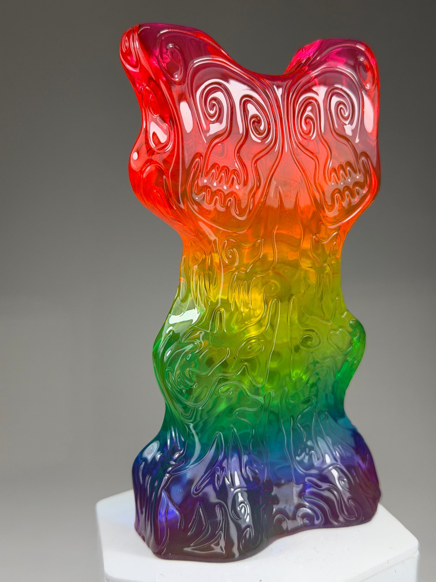 Bveeu Qe’bb: Transparent Rainbow