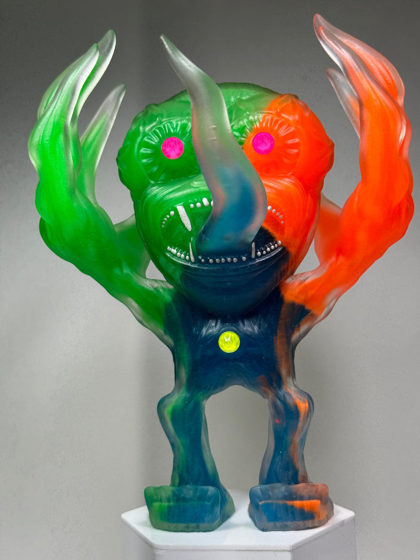 Migraine Ape: XXL Glow in the Dark