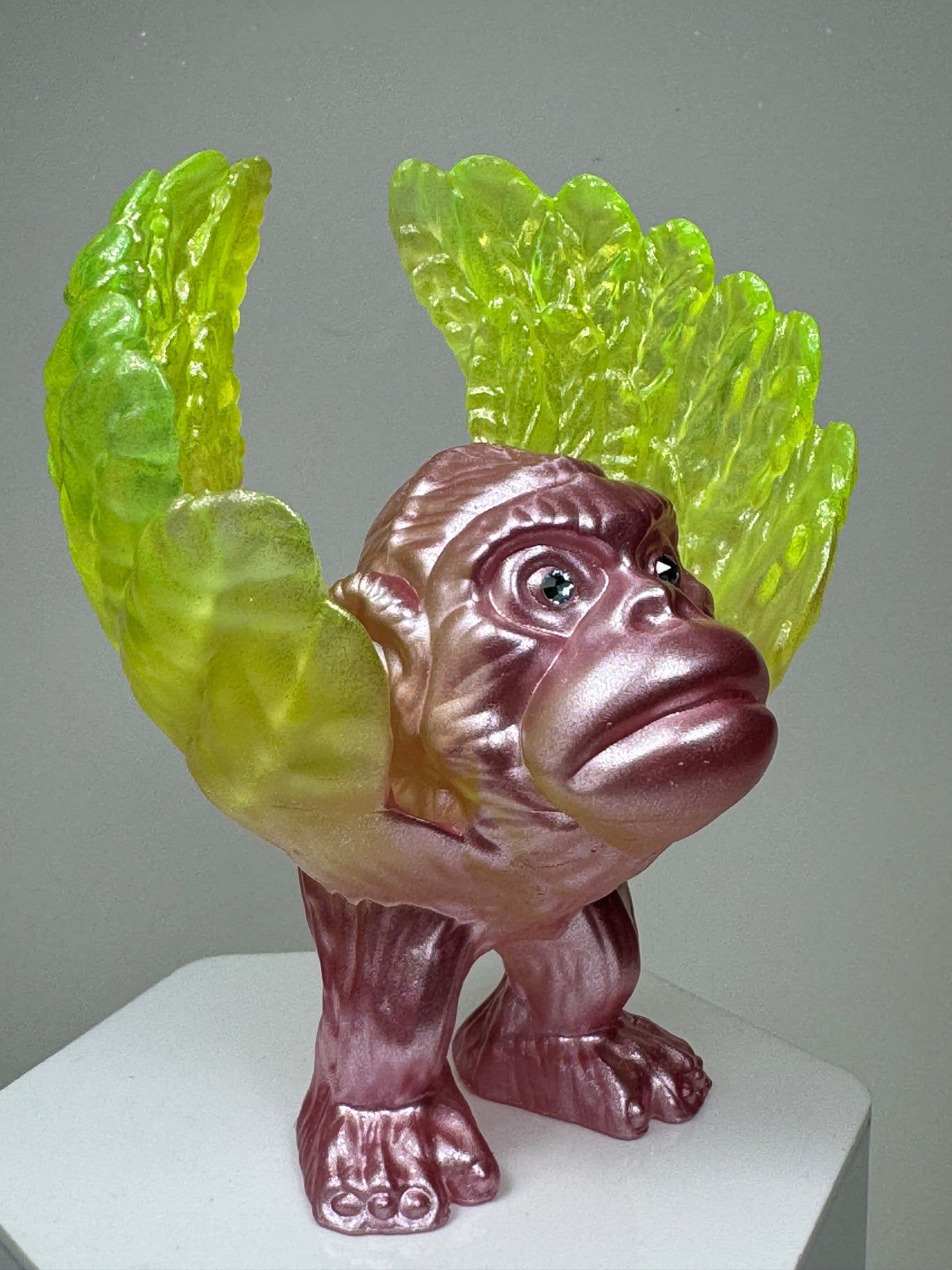 Winged Ape Hopper: Pinker Hop