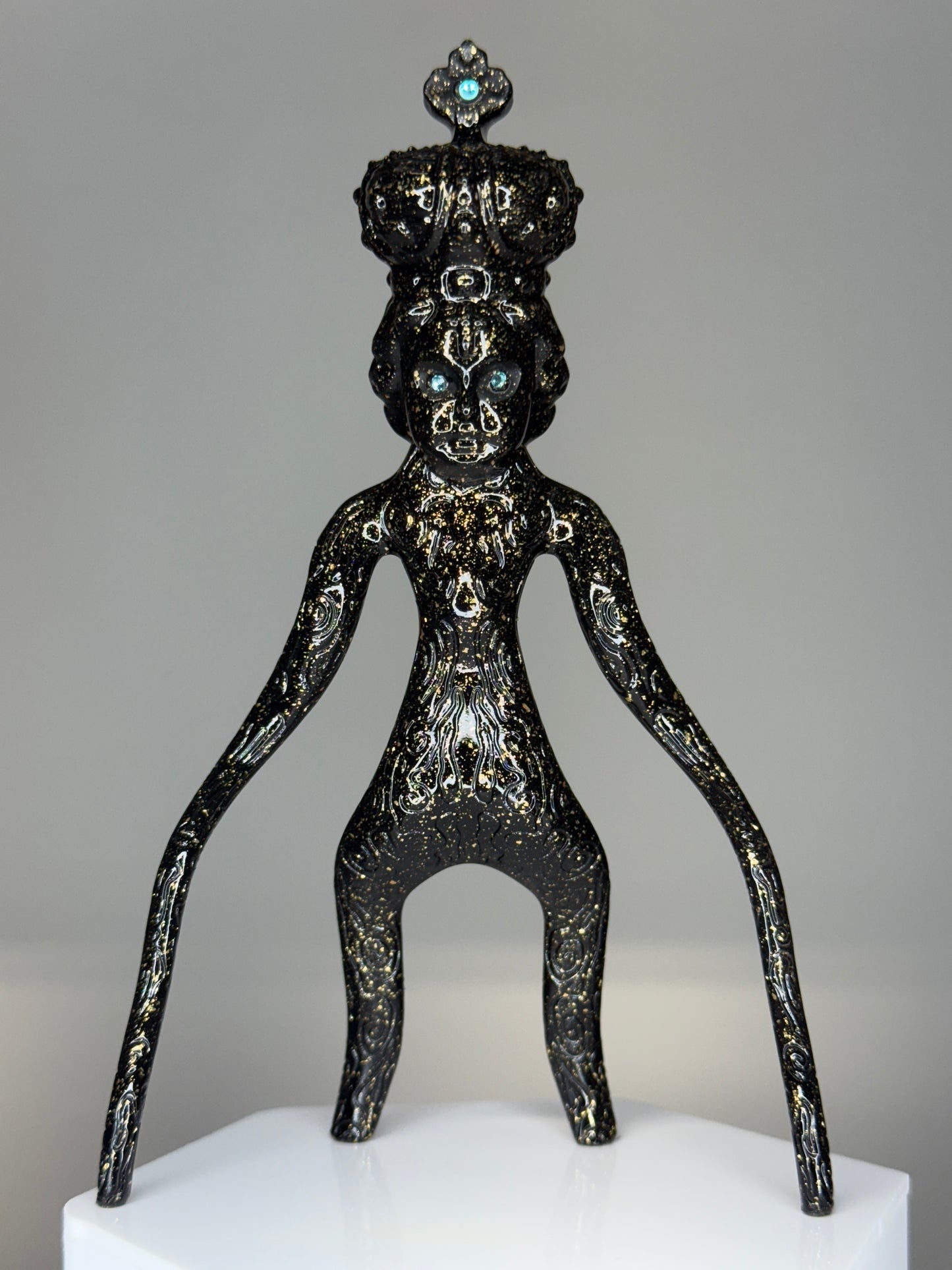 Faith Creeper: Gold Flaked Black