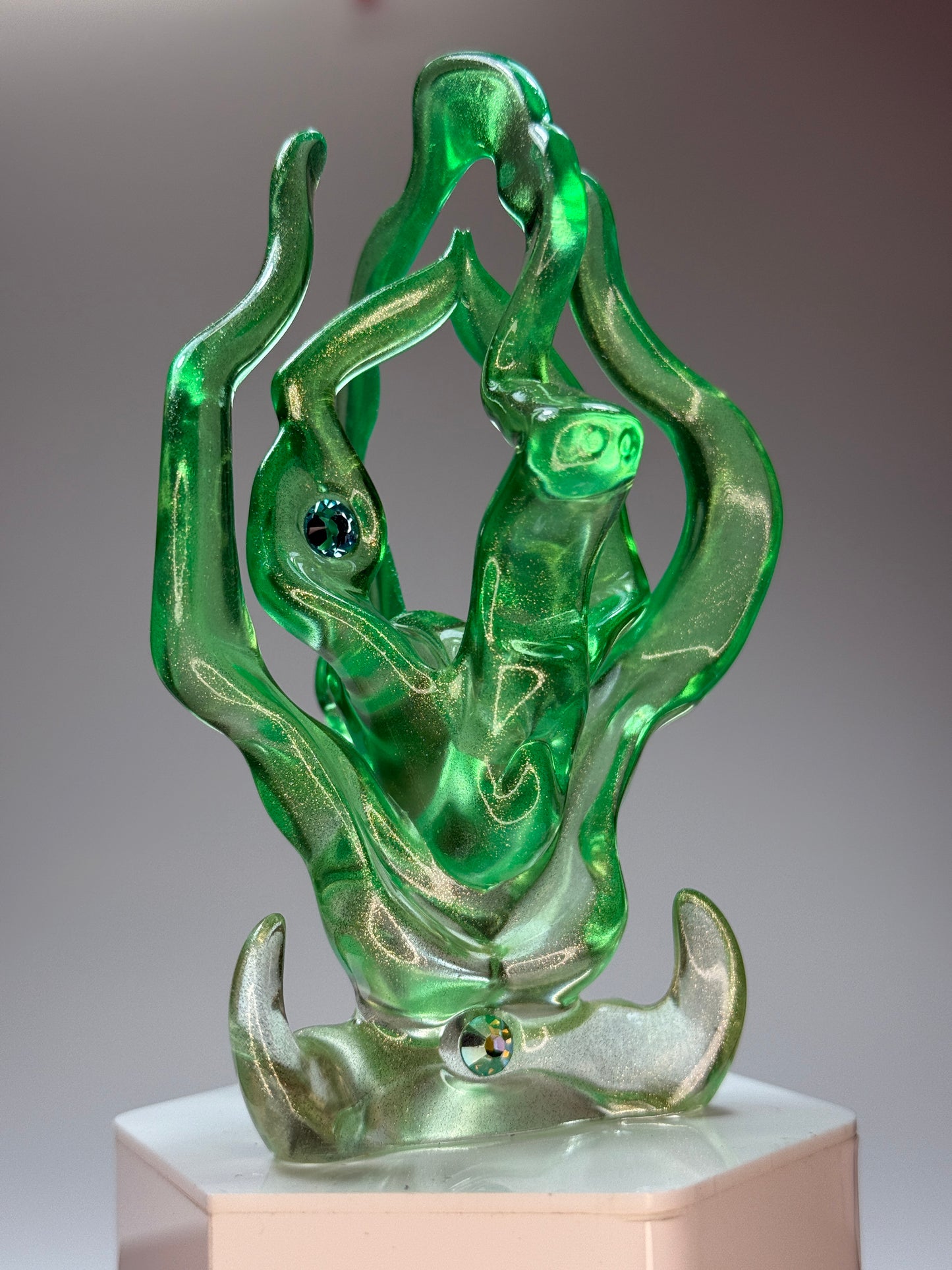 Rest: Silver Green Clear