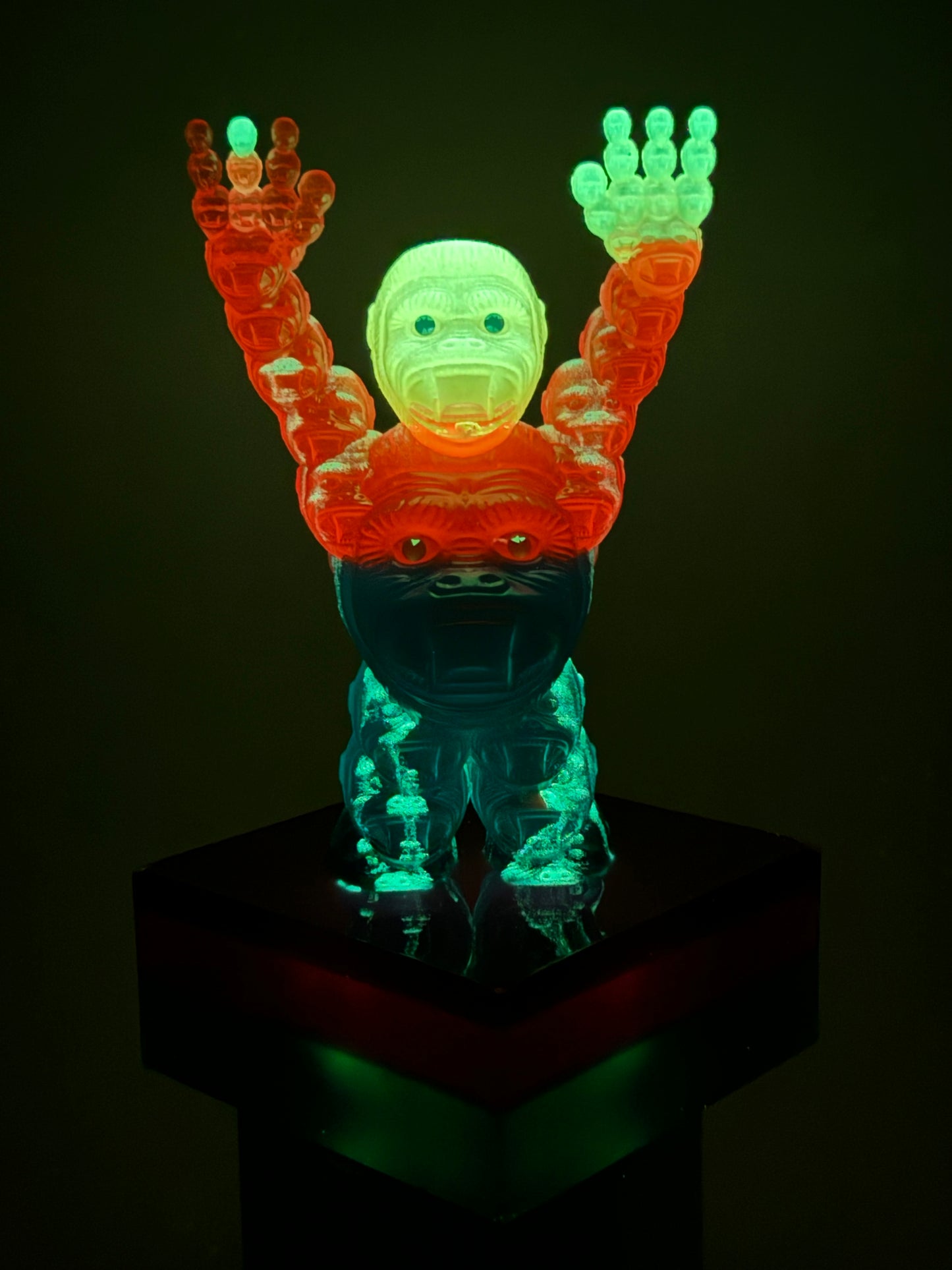 Head Ape: Neon Universal Recluse