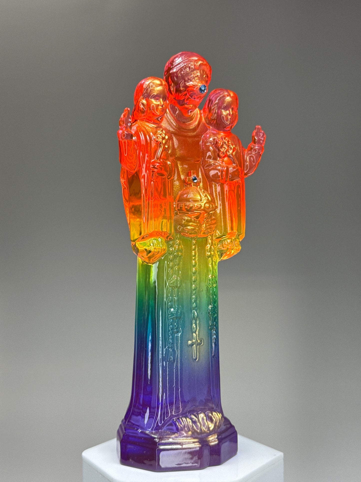 Cyclops with Twins: Transparent Rainbow