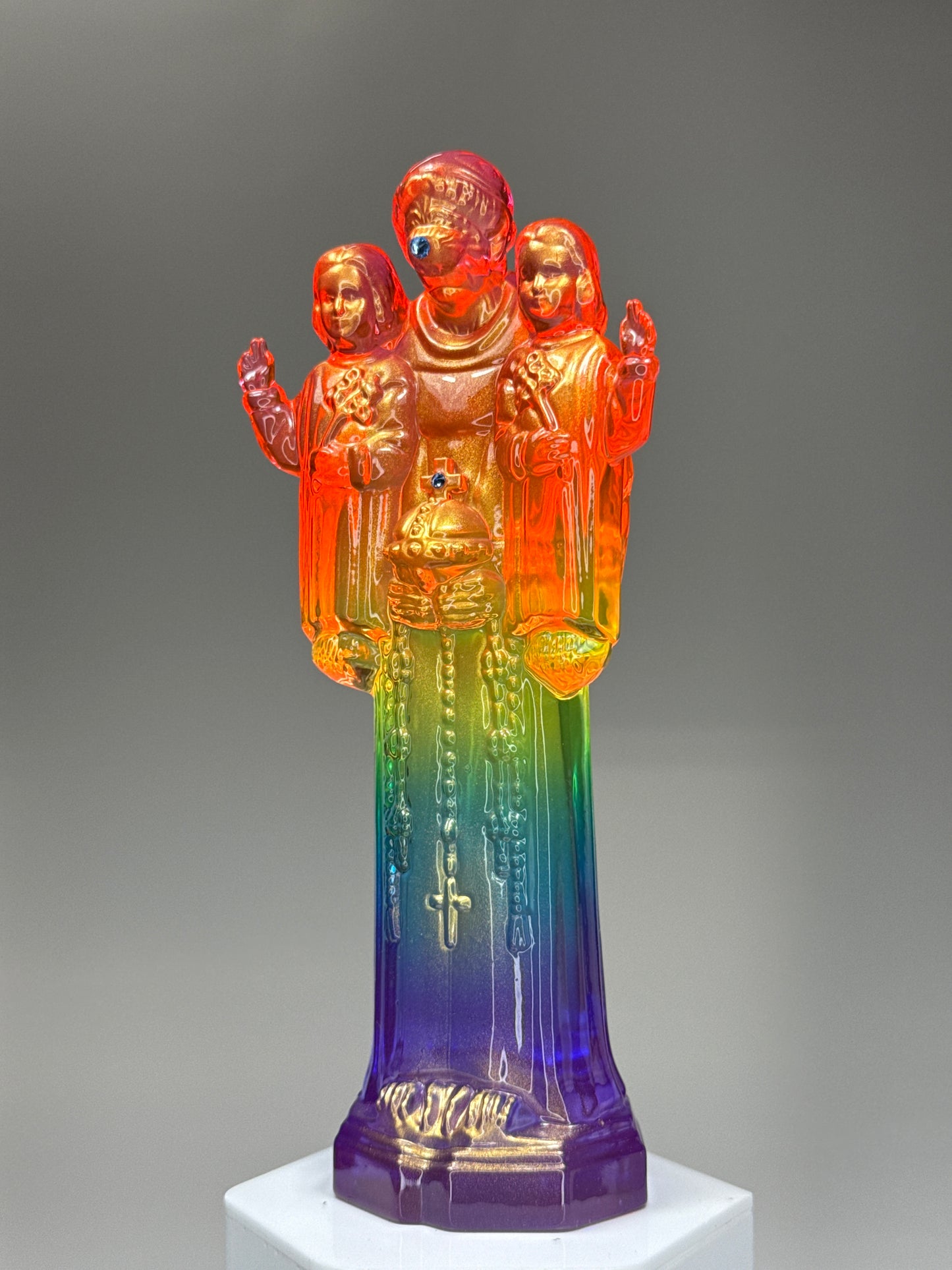 Cyclops with Twins: Transparent Rainbow