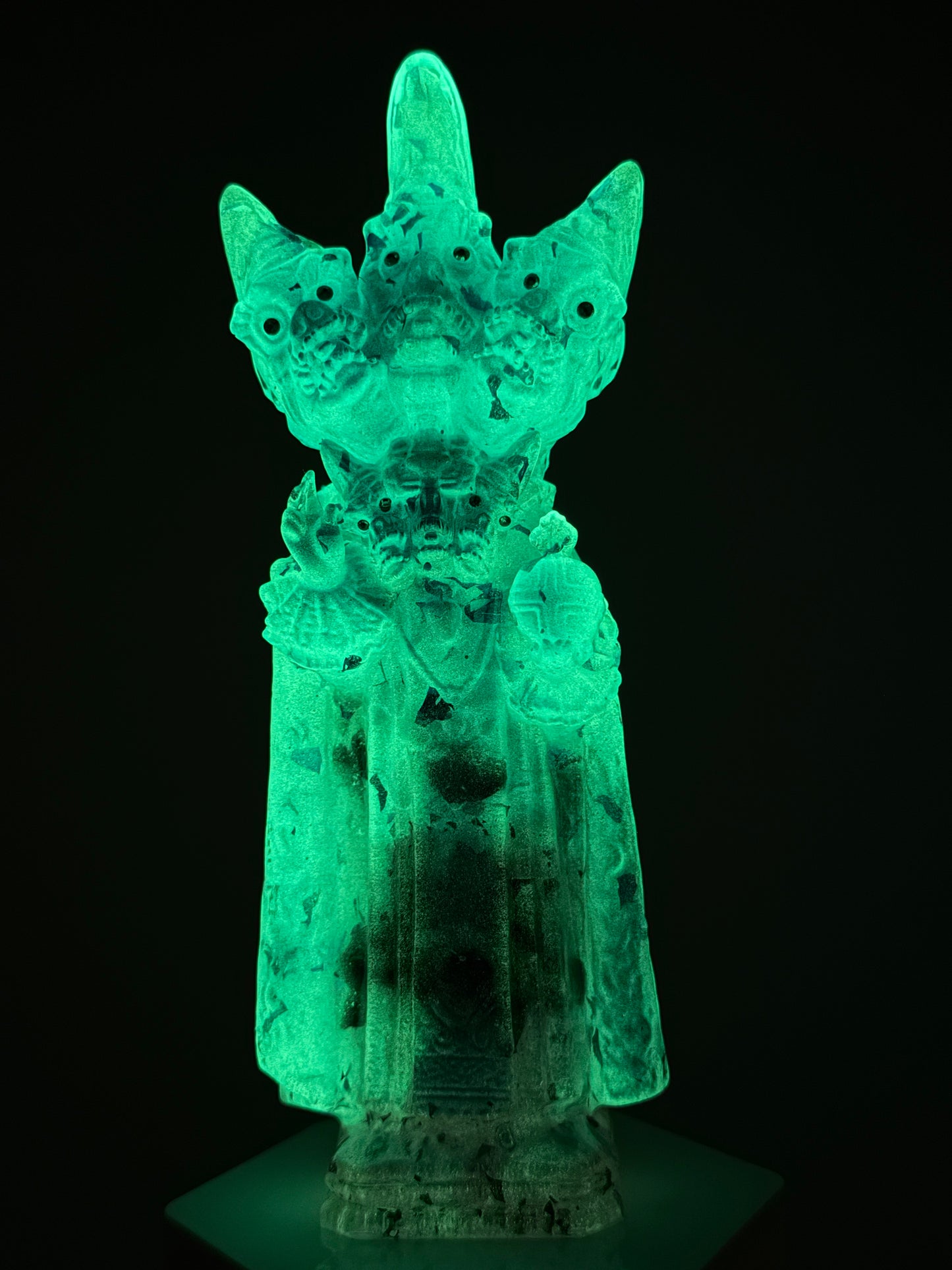 Saint 666: Posturing Glow