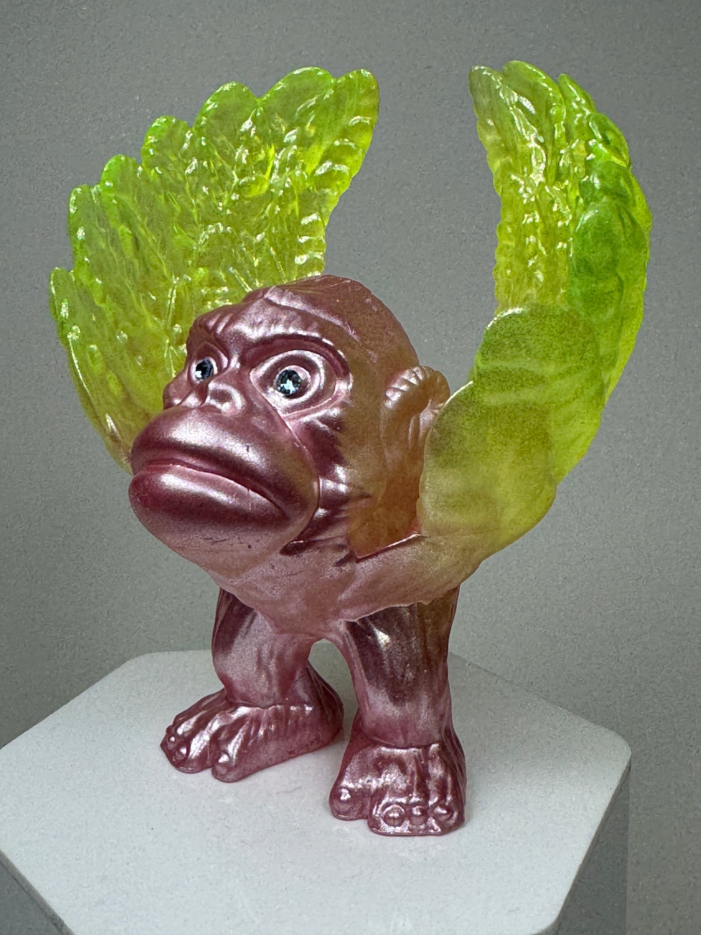 Winged Ape Hopper: Pinker Hop