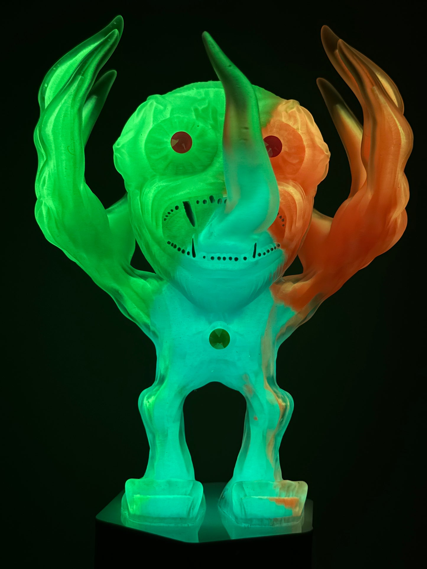 Migraine Ape: XXL Glow in the Dark