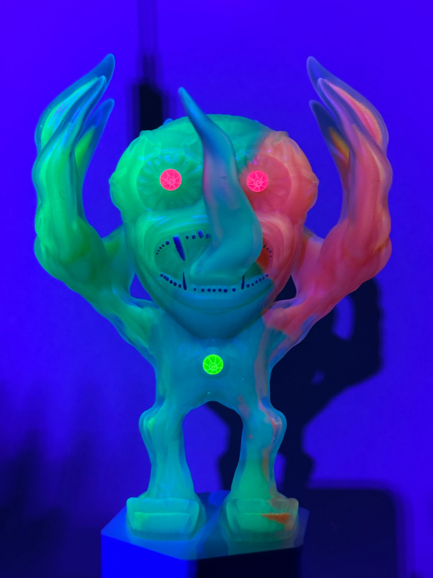 Migraine Ape: XXL Glow in the Dark