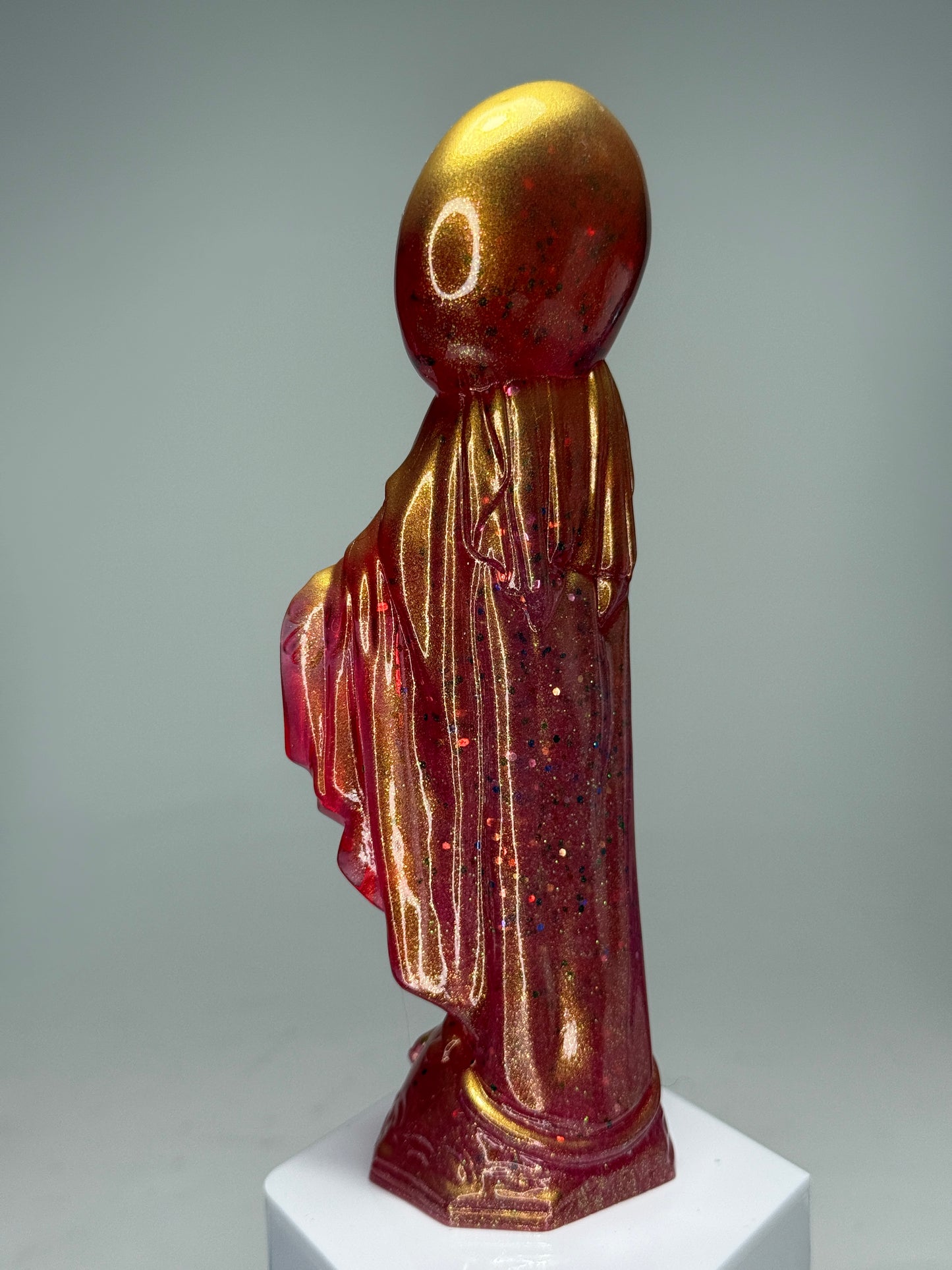 Happy Mary: Red ‘n Gold