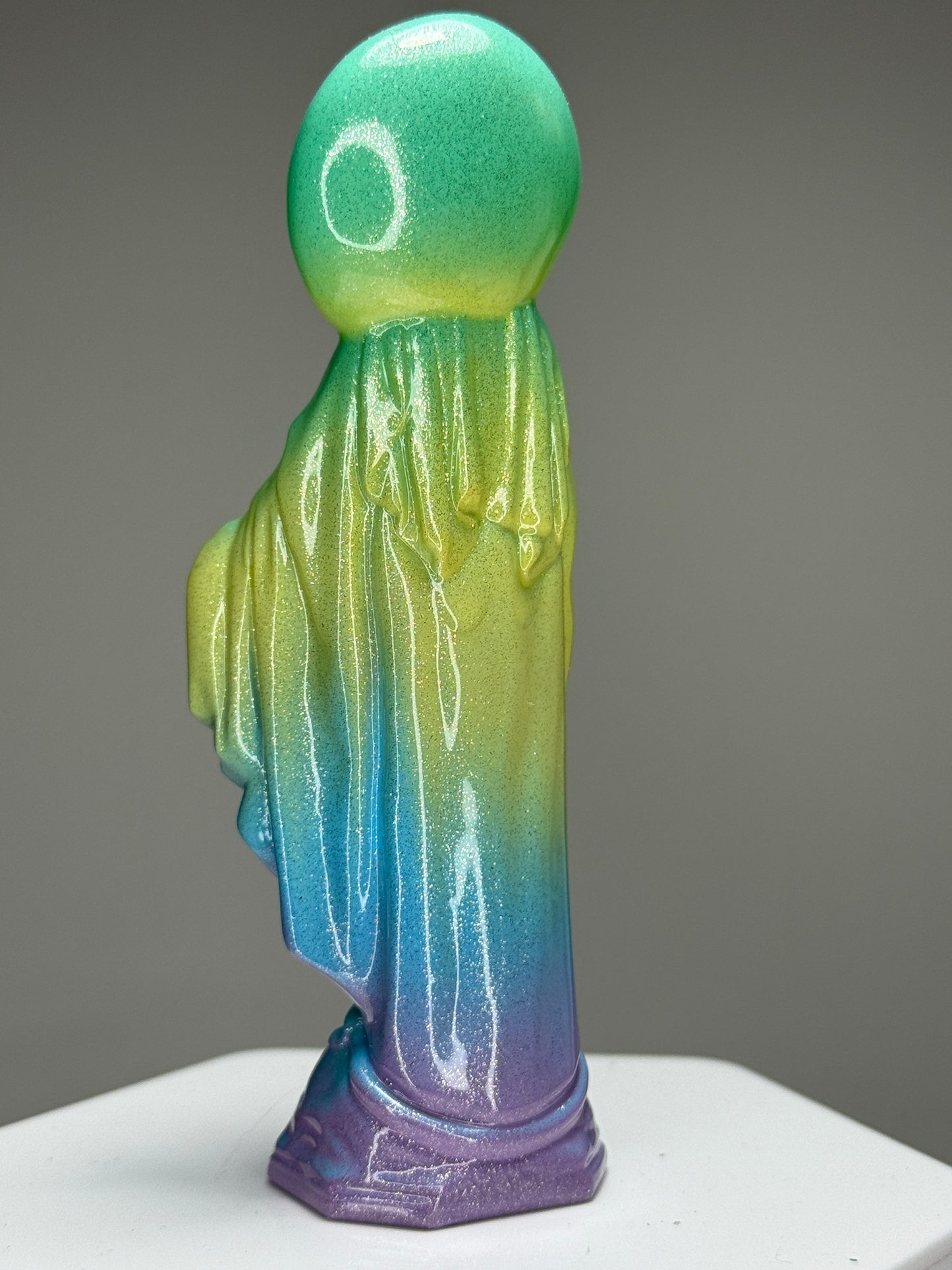 Happy Mary: Pastel Rainbow