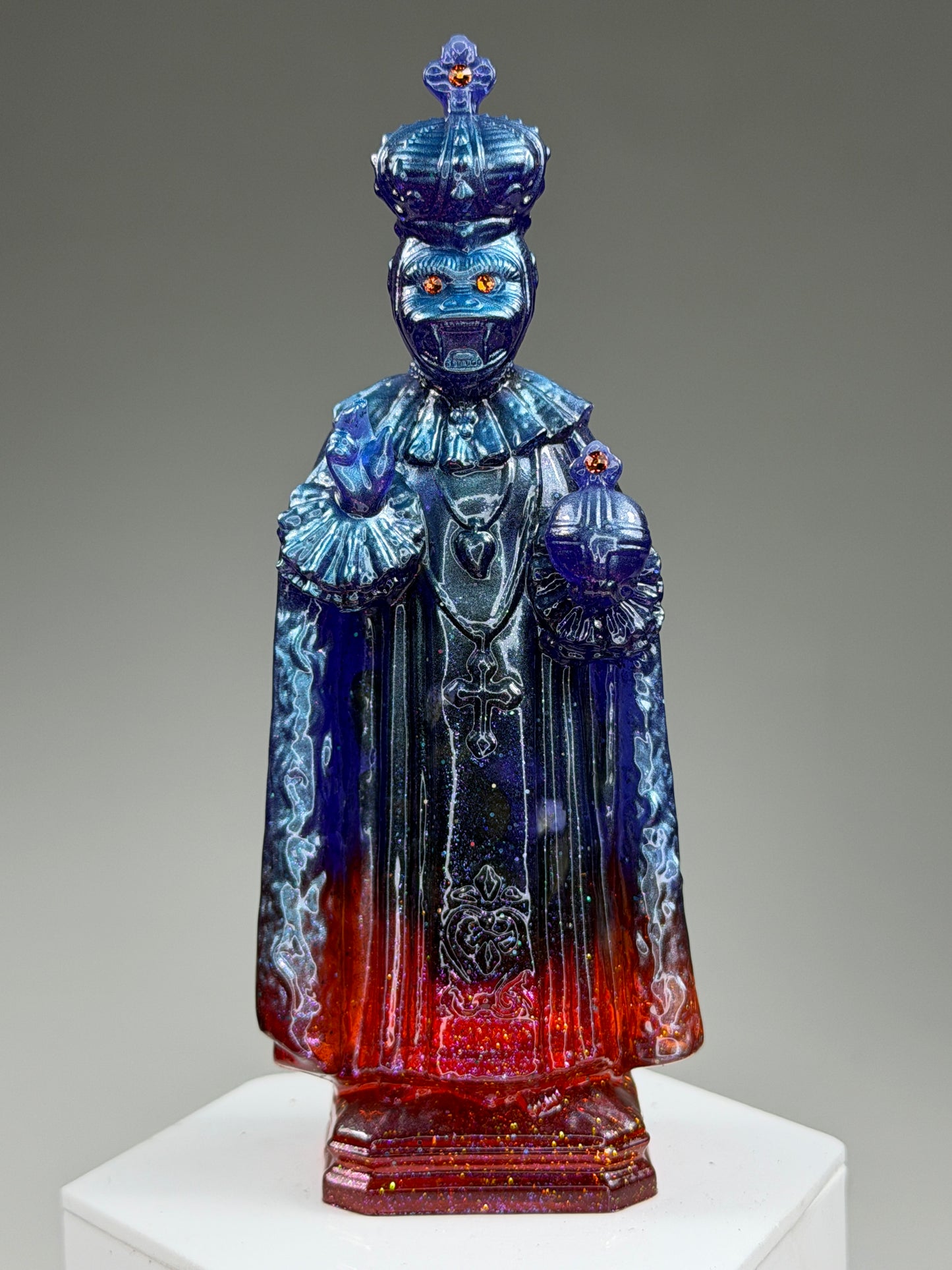 Saint Ape: Royal Fade Glow