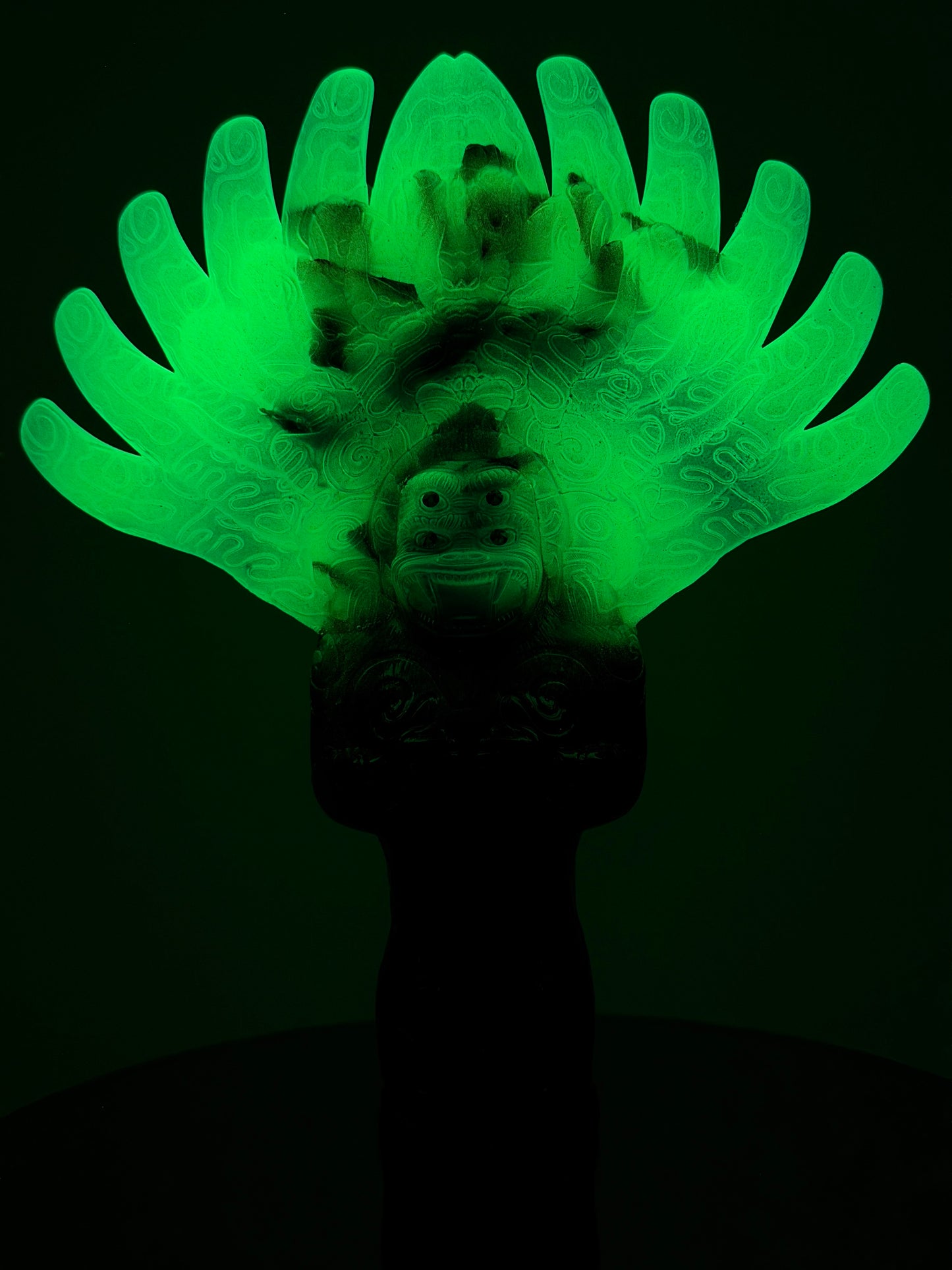 Ezqqn Ap’ee: Cosmic Glow Cycle