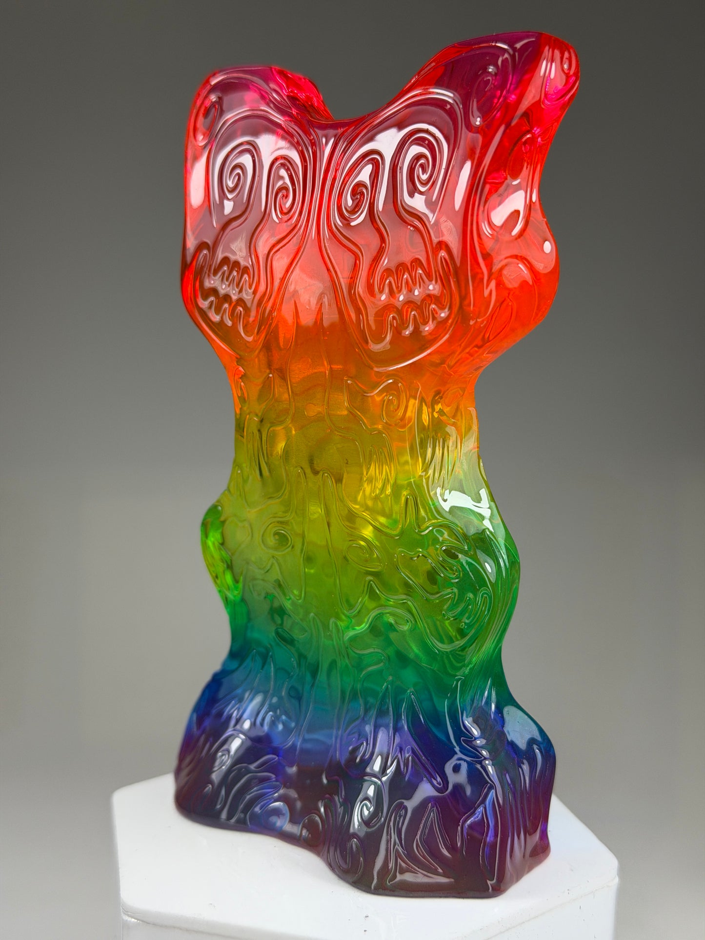 Bveeu Qe’bb: Transparent Rainbow