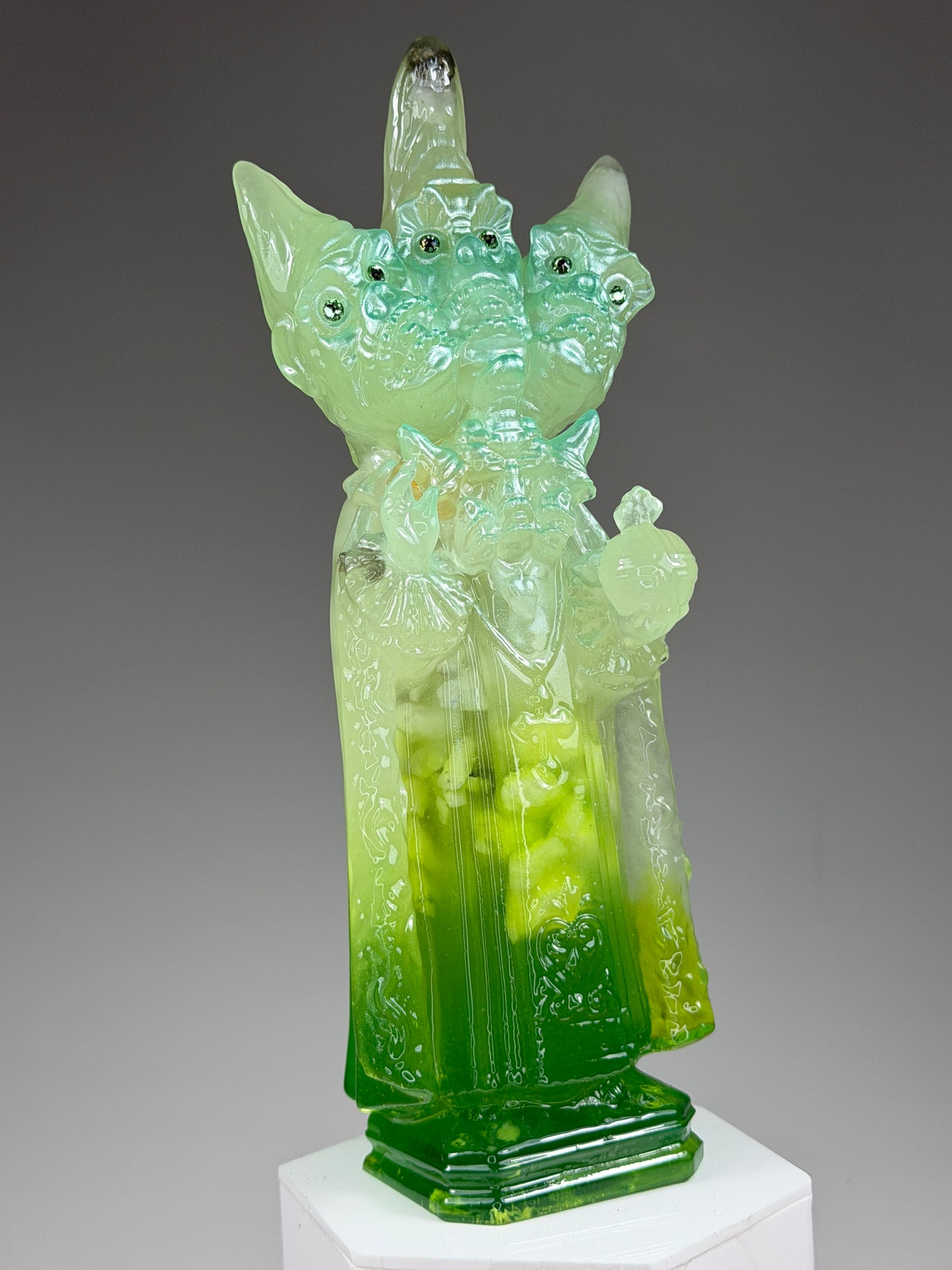 Saint 666: White/Green Fade Glow