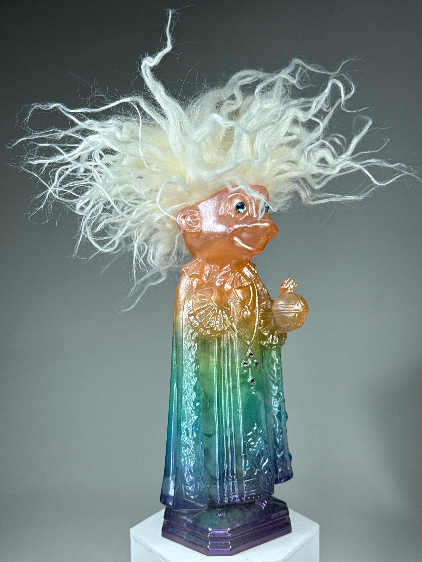 Saint Troll: Light Rainbow Sparkle