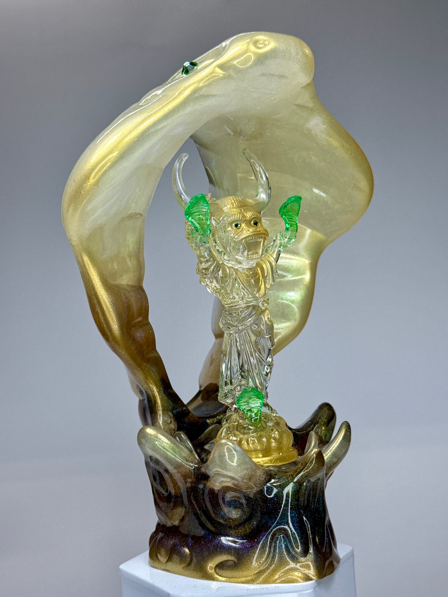 Snake Handler Shrine: Pearlescent Overlord