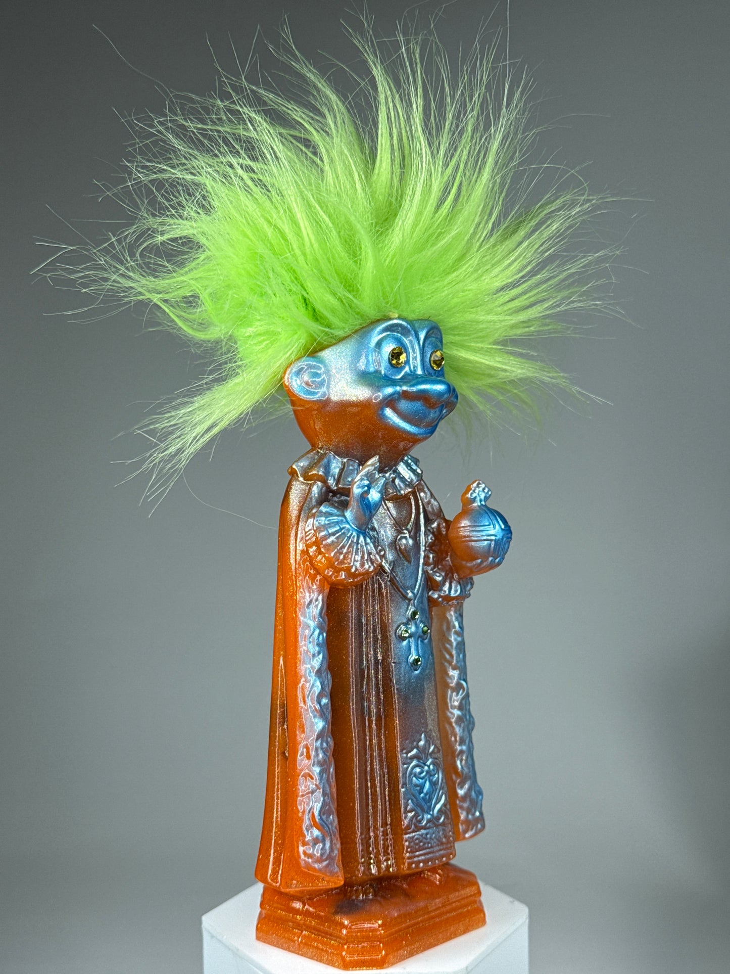 Saint Troll: Glow Orange/Blue