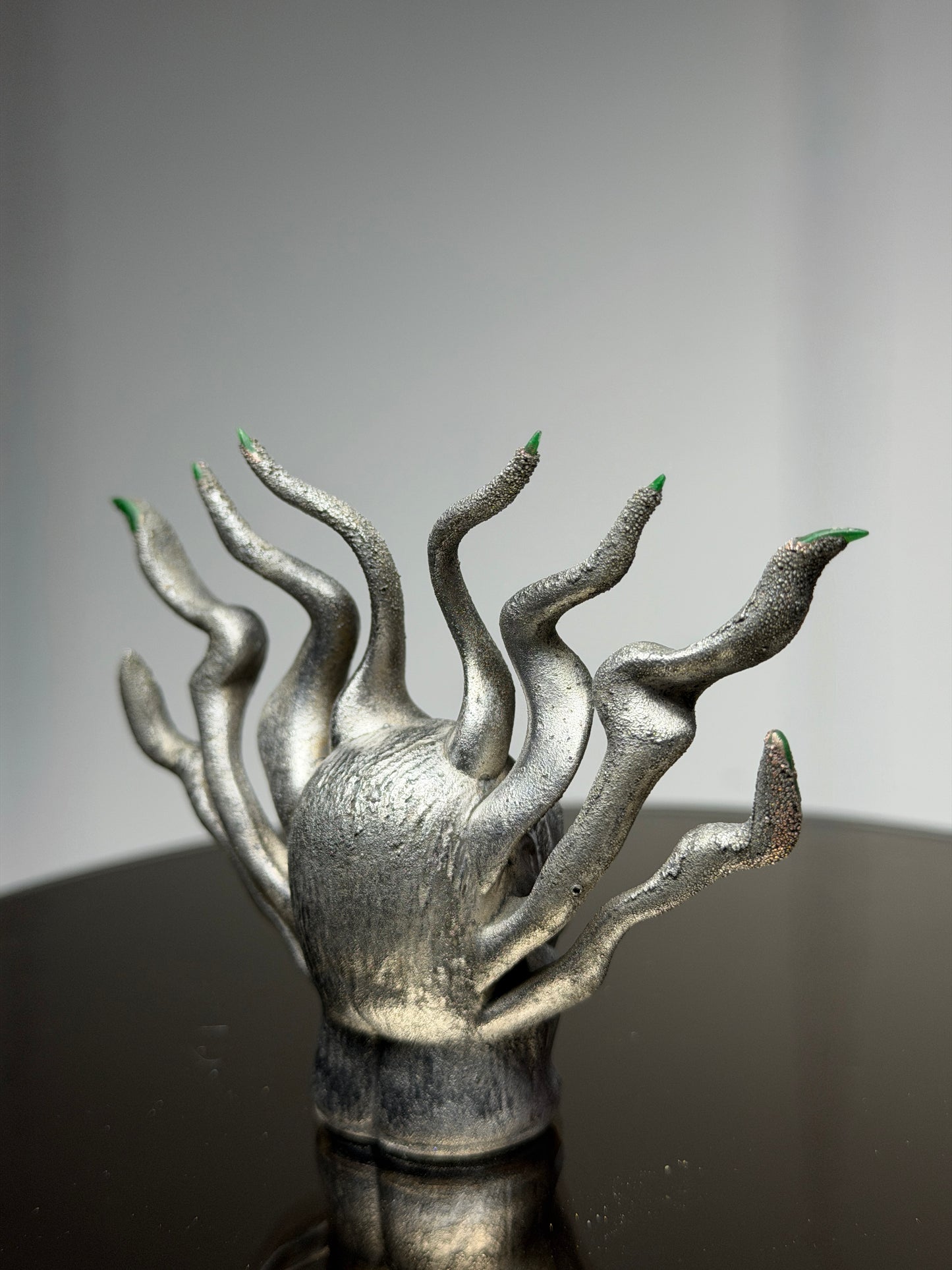 Tteum Ap’e Wnne: Chrome Plated Worn