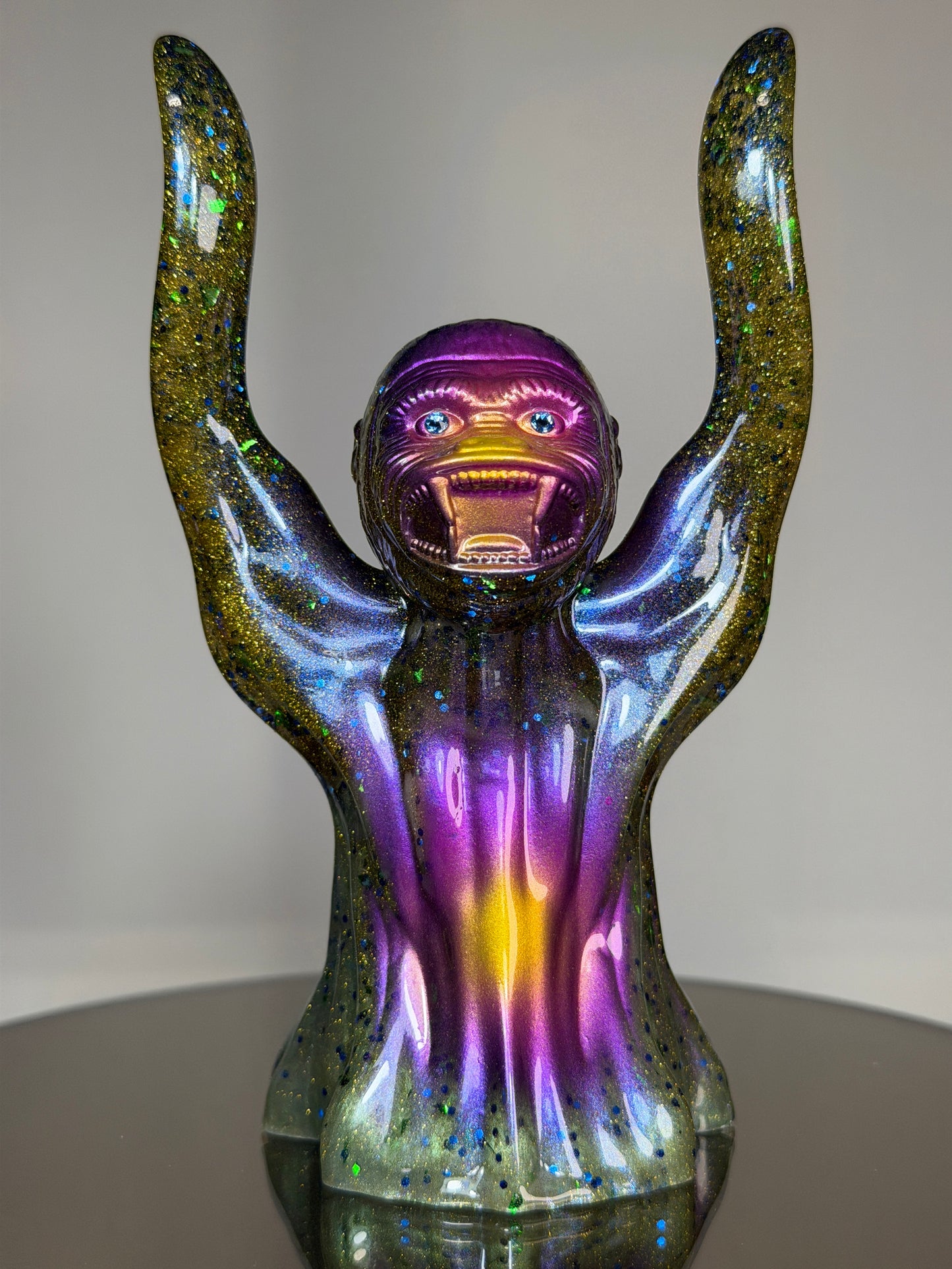 Ghostly Ape: Glitter Bite