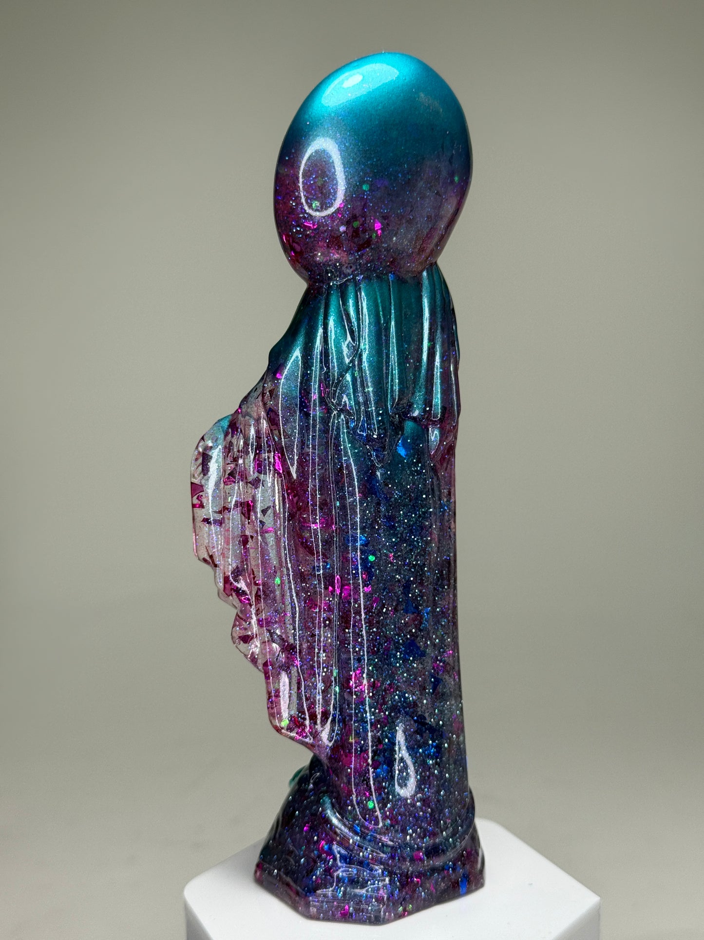 Happy Mary: Pink ‘n Teal