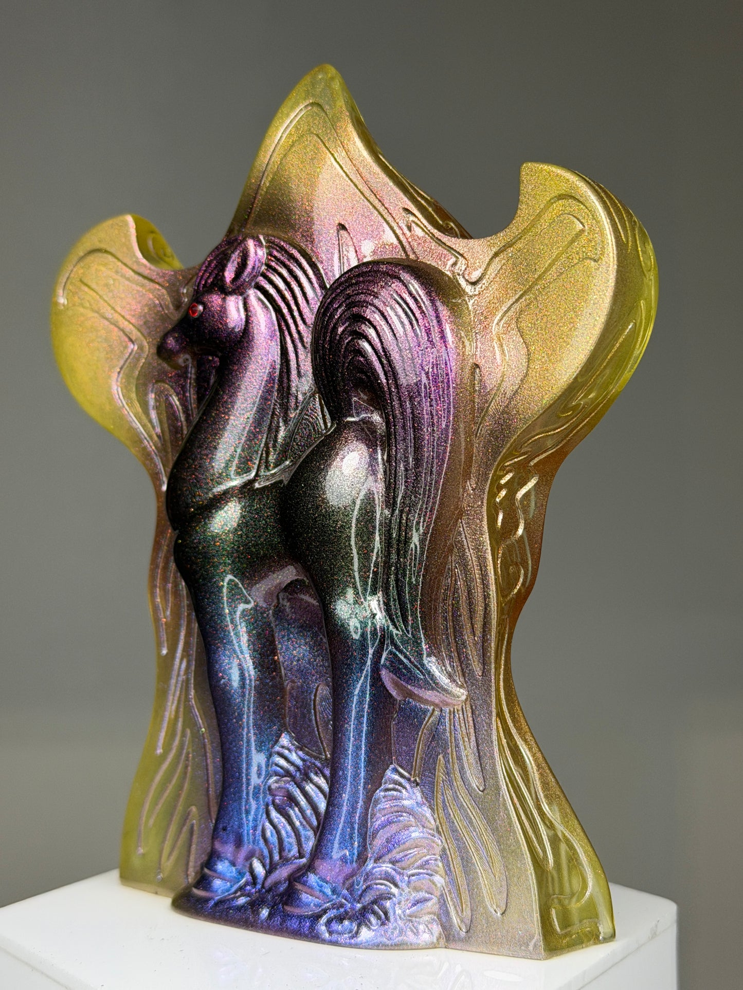 Xzeeo Ho’ss: Yellow/Colorshift Rainbow/Red